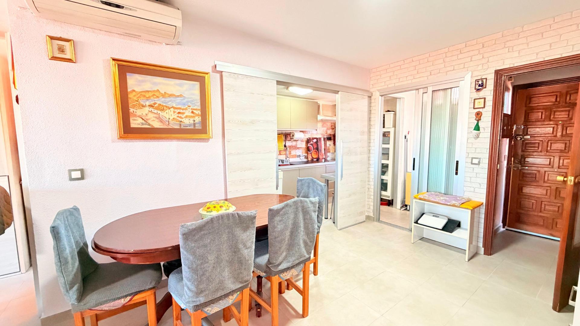 For sale - 2 Bedroom 1 Bathroom Apartment in Torrevieja - Playa De Los Naufragos  - Alicante