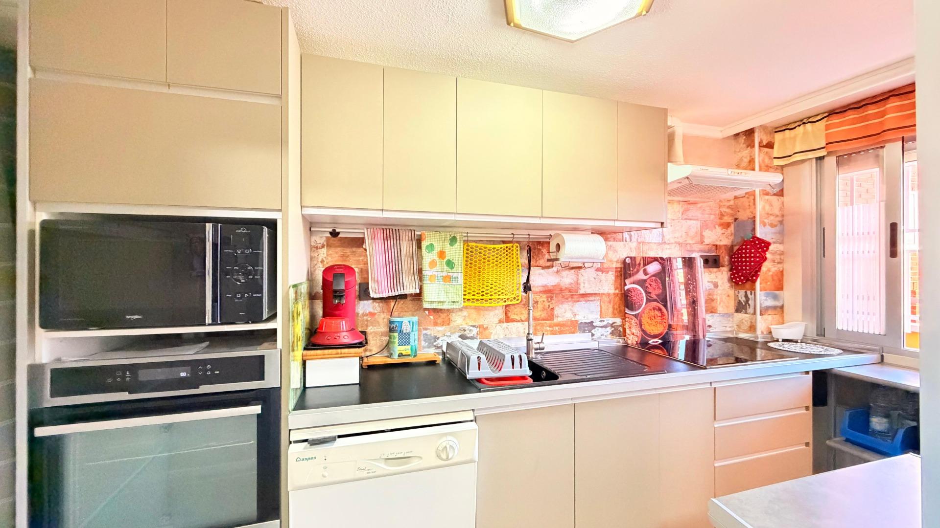 For sale - 2 Bedroom 1 Bathroom Apartment in Torrevieja - Playa De Los Naufragos  - Alicante