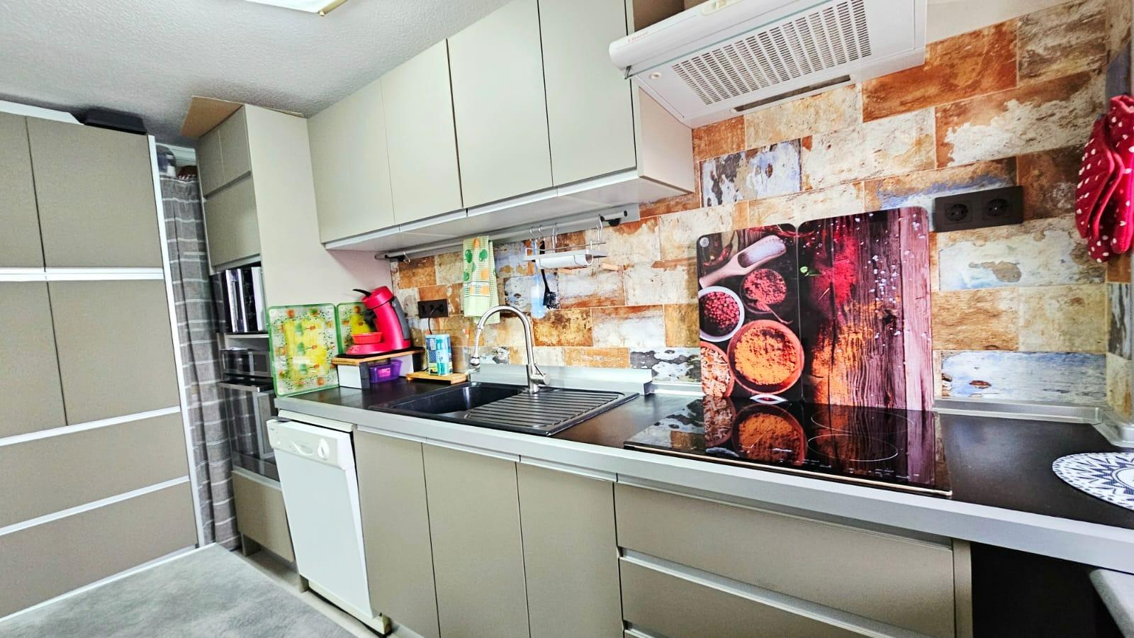 For sale - 2 Bedroom 1 Bathroom Apartment in Torrevieja - Playa De Los Naufragos  - Alicante