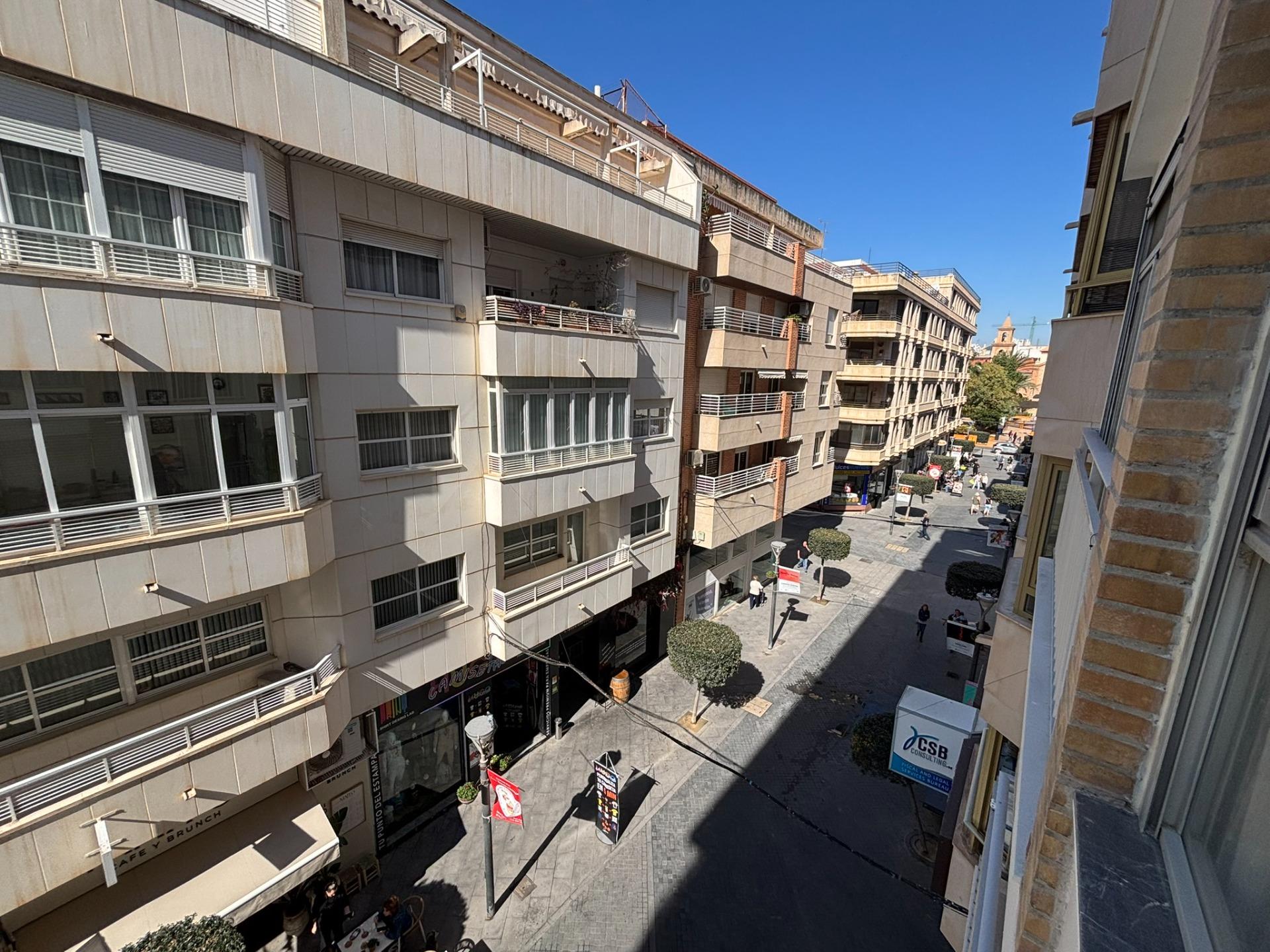 For sale - 2 Bedroom 1 Bathroom Apartment in Torrevieja - Torrevieja  - Alicante