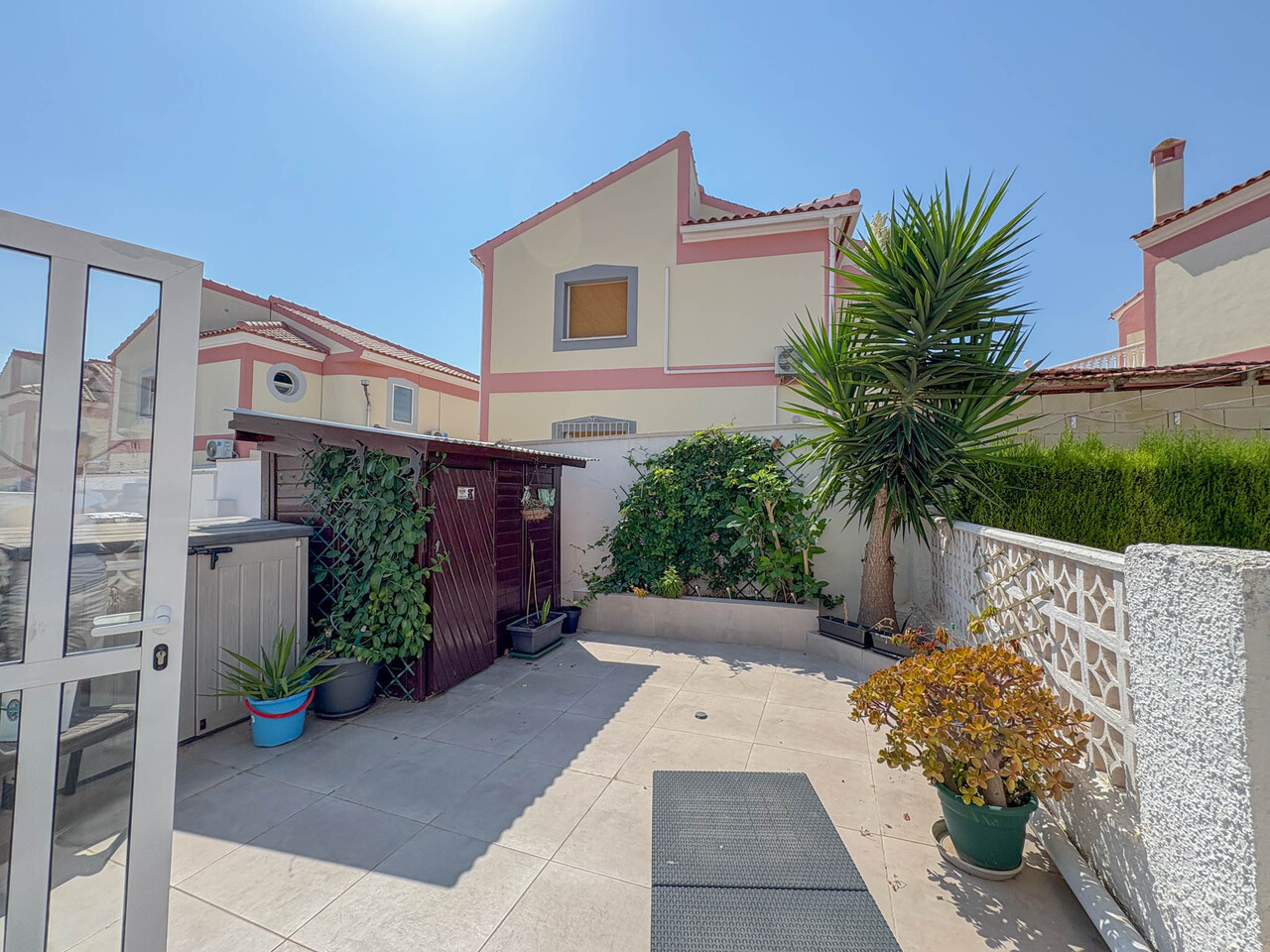 For sale - 3 Bedroom 2 Bathroom Town House in Torrevieja - Costa Blanca  - Alicante