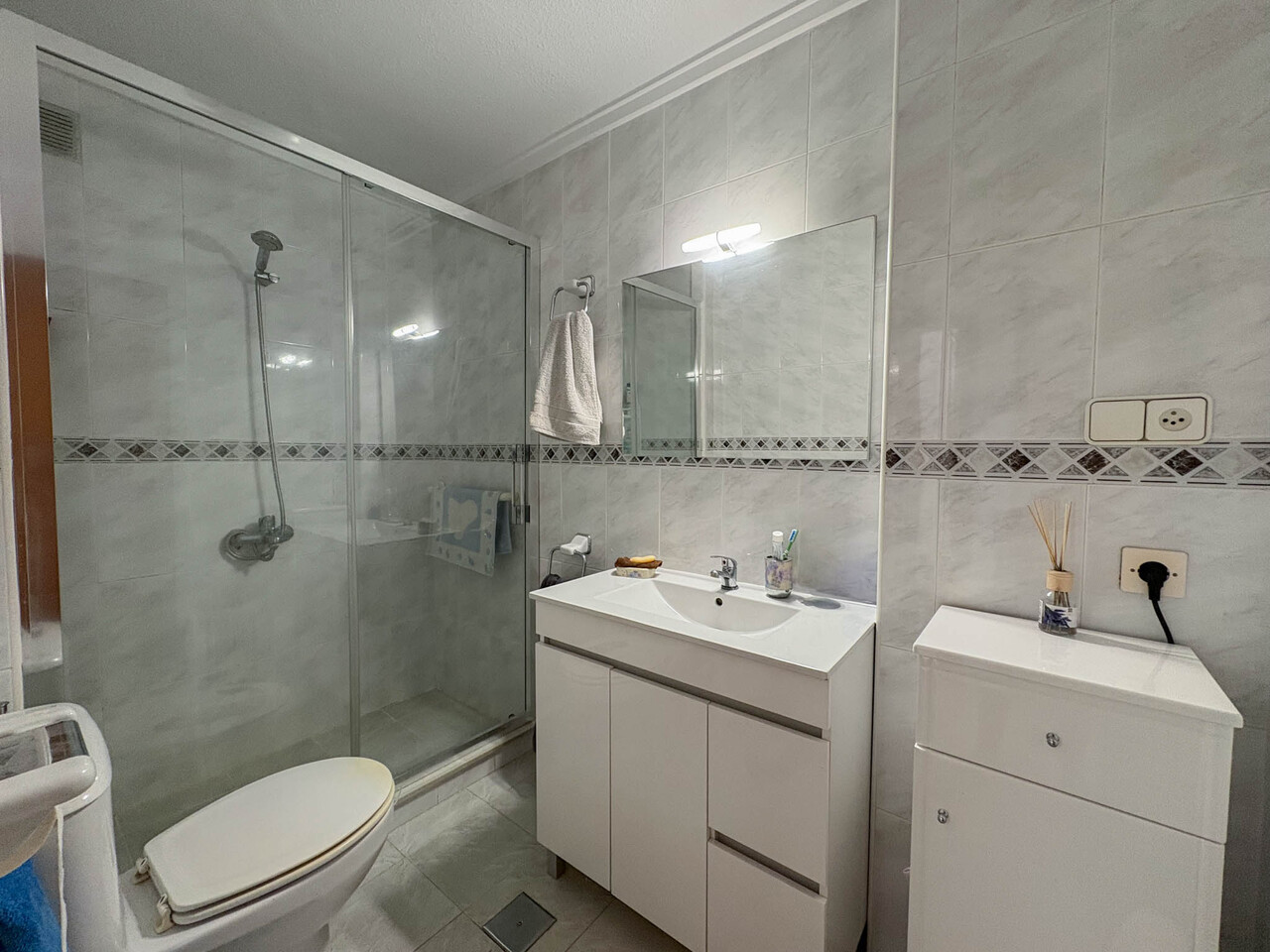 For sale - 3 Bedroom 2 Bathroom Town House in Torrevieja - Costa Blanca  - Alicante