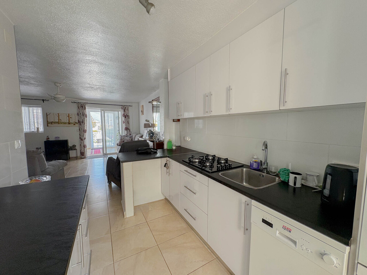 For sale - 3 Bedroom 2 Bathroom Town House in Torrevieja - Costa Blanca  - Alicante