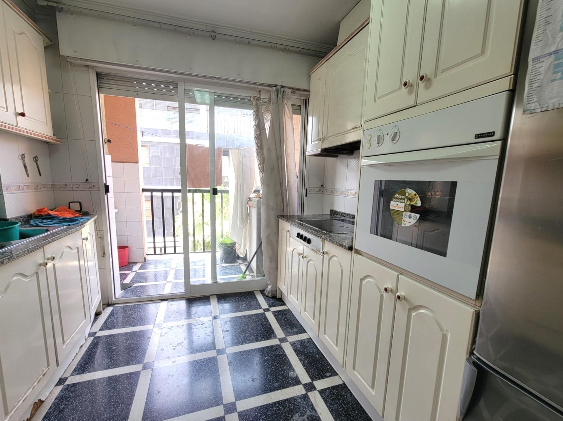 For sale - 2 Bedroom 2 Bathroom Apartment in Torrevieja - Centro  - Alicante