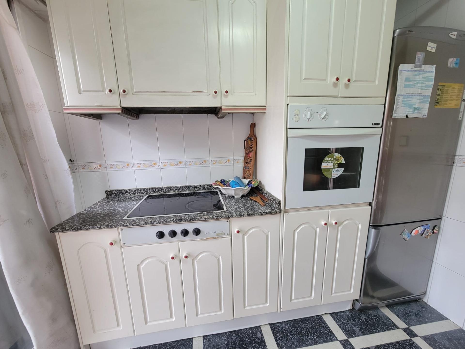 For sale - 2 Bedroom 2 Bathroom Apartment in Torrevieja - Centro  - Alicante