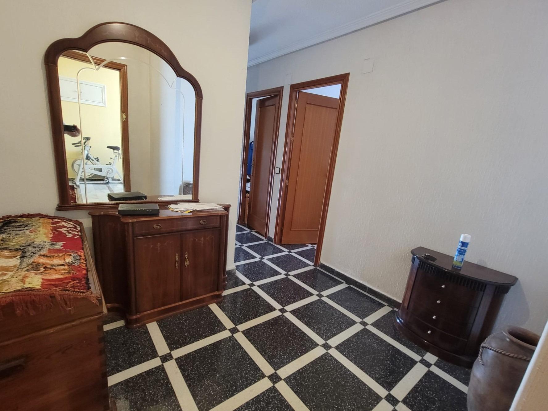 For sale - 2 Bedroom 2 Bathroom Apartment in Torrevieja - Centro  - Alicante
