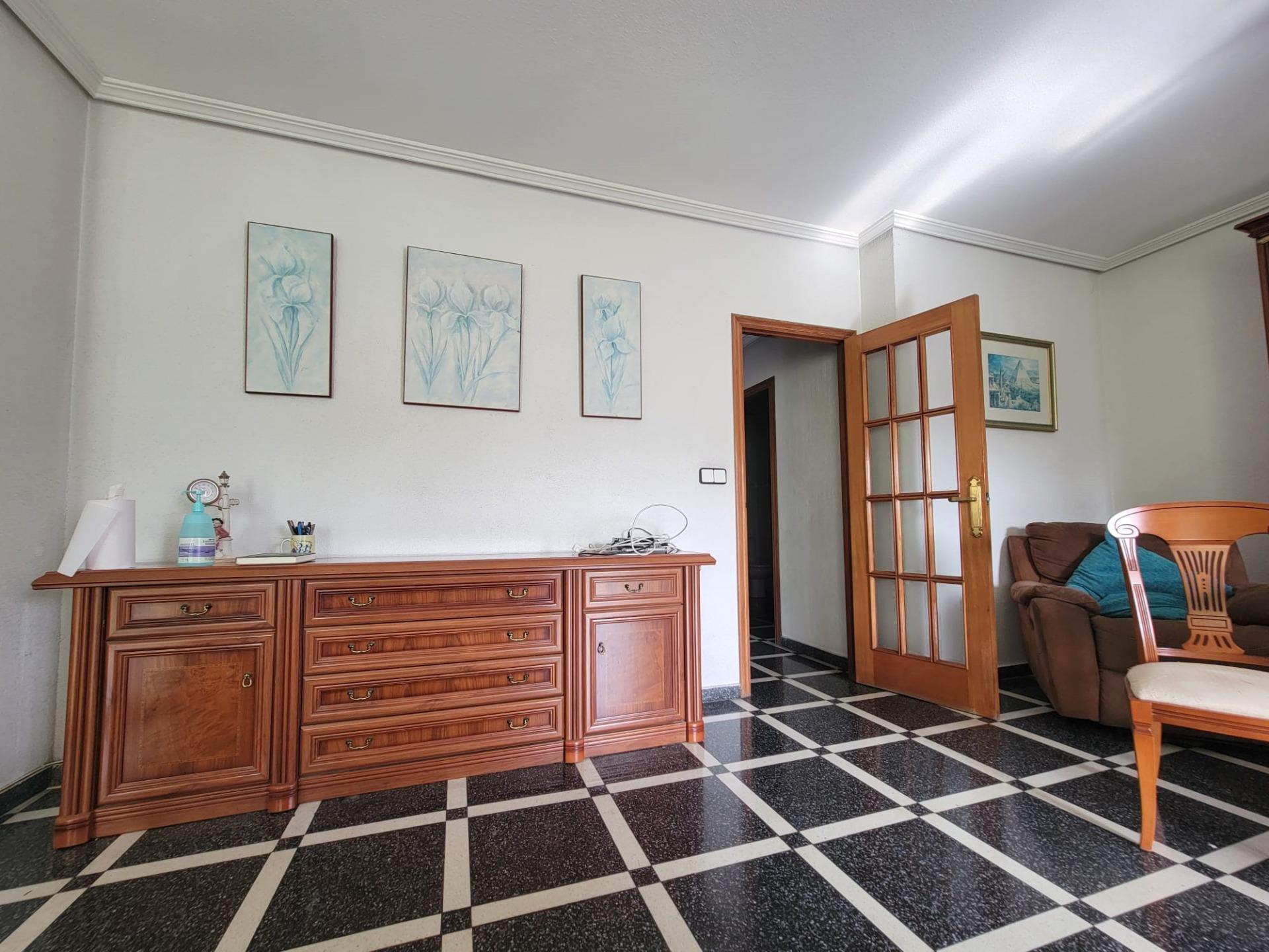 For sale - 2 Bedroom 2 Bathroom Apartment in Torrevieja - Centro  - Alicante