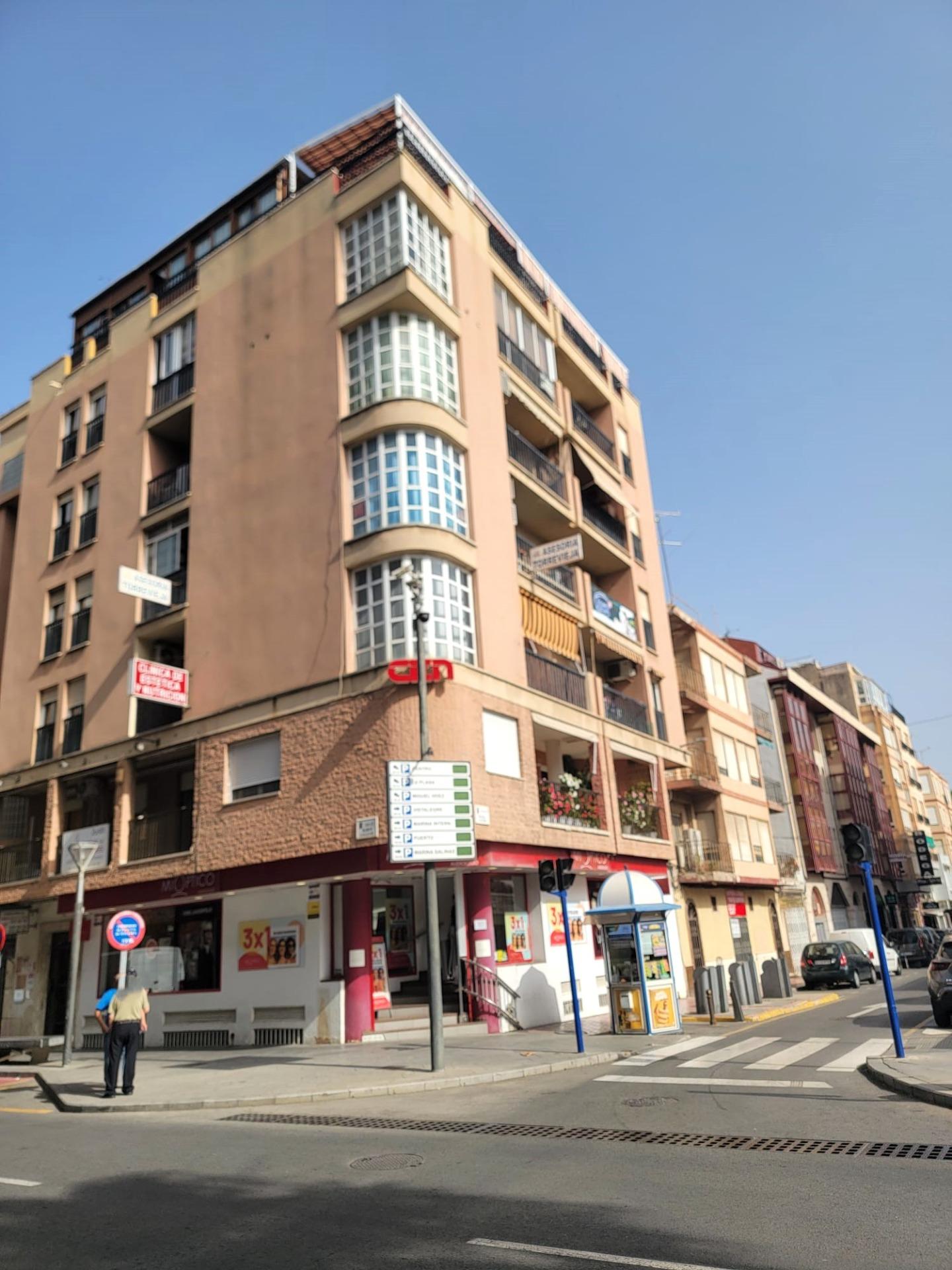 For sale - 2 Bedroom 2 Bathroom Apartment in Torrevieja - Centro  - Alicante