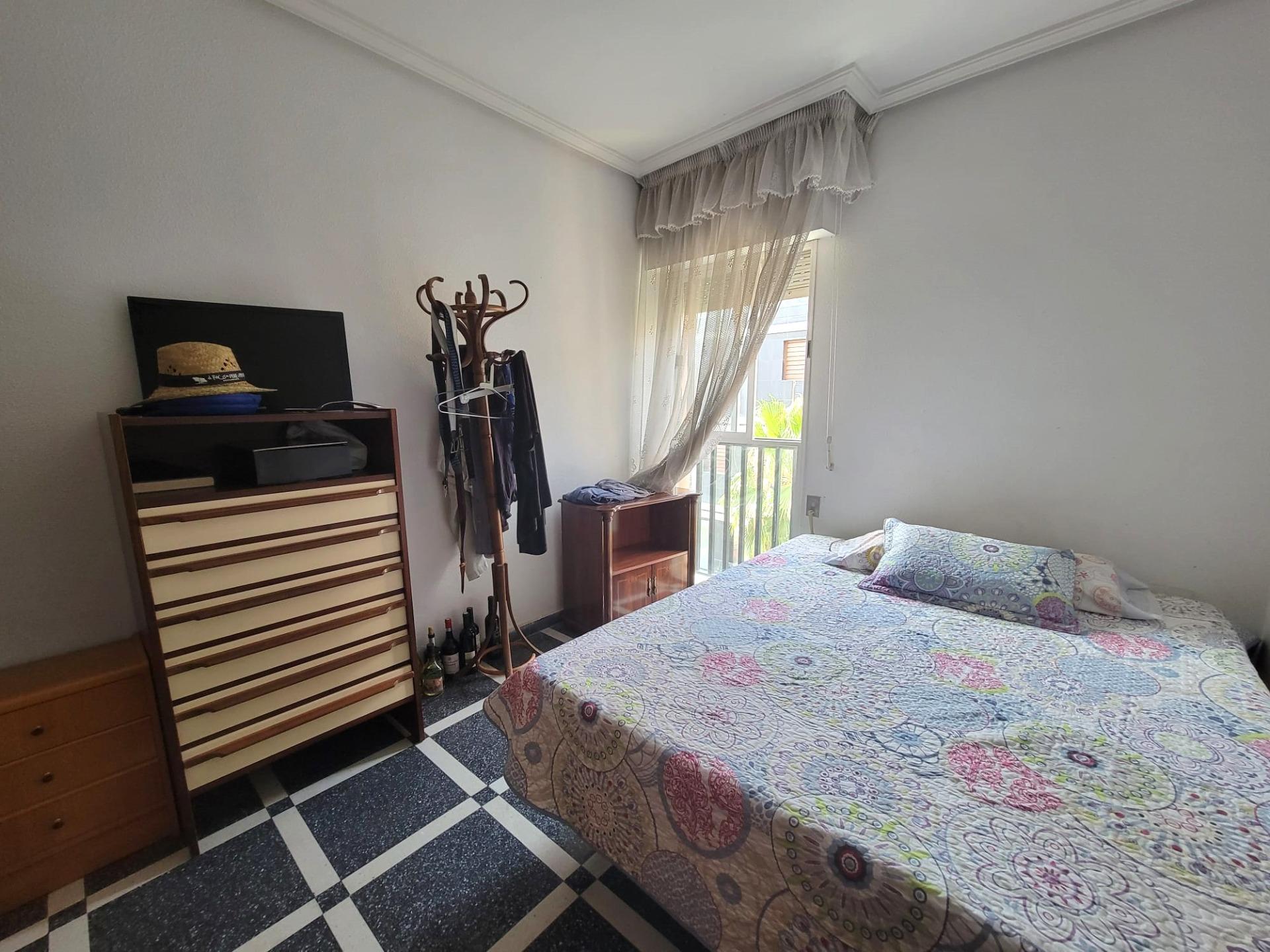 For sale - 2 Bedroom 2 Bathroom Apartment in Torrevieja - Centro  - Alicante