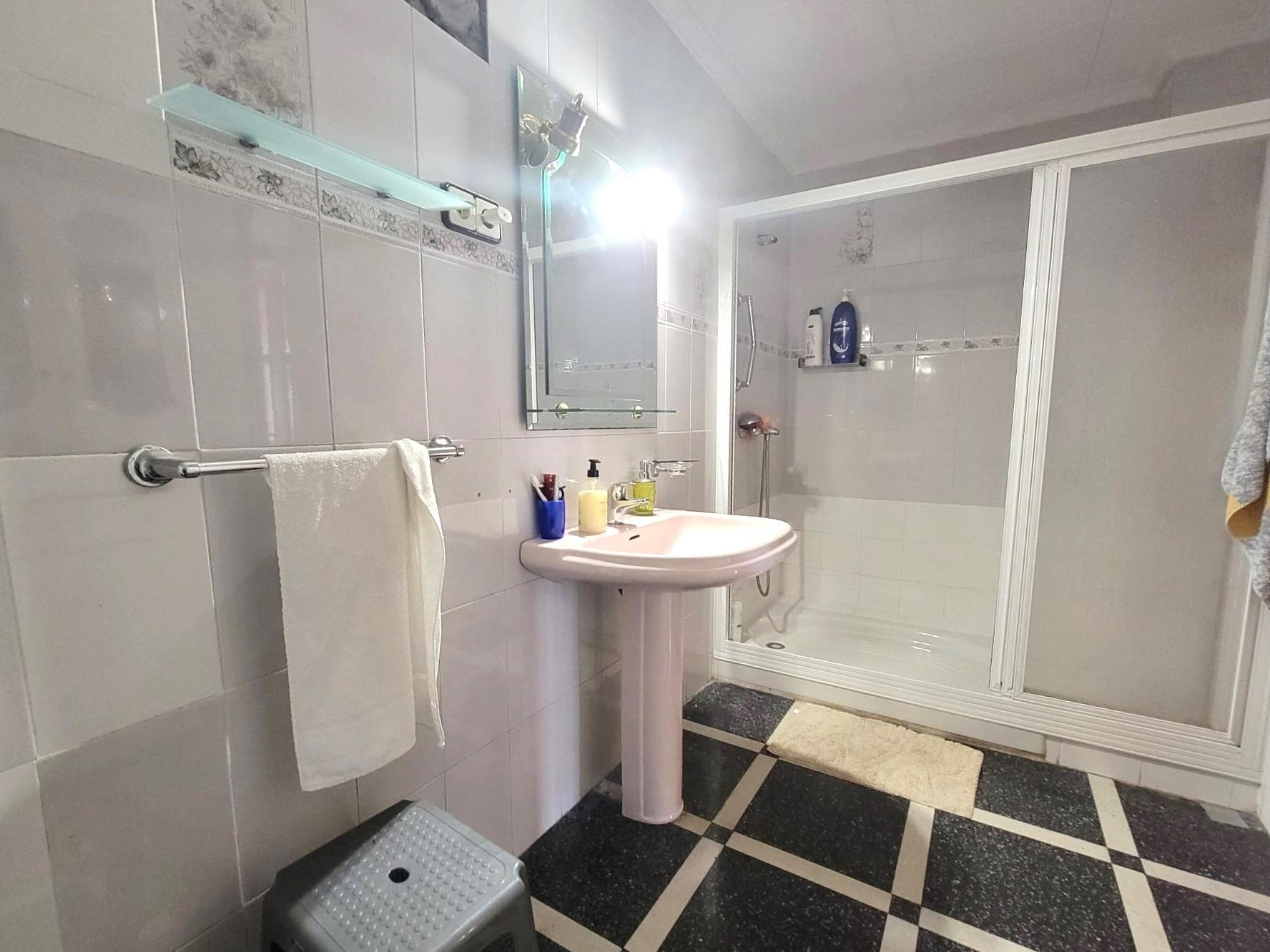 For sale - 2 Bedroom 2 Bathroom Apartment in Torrevieja - Centro  - Alicante