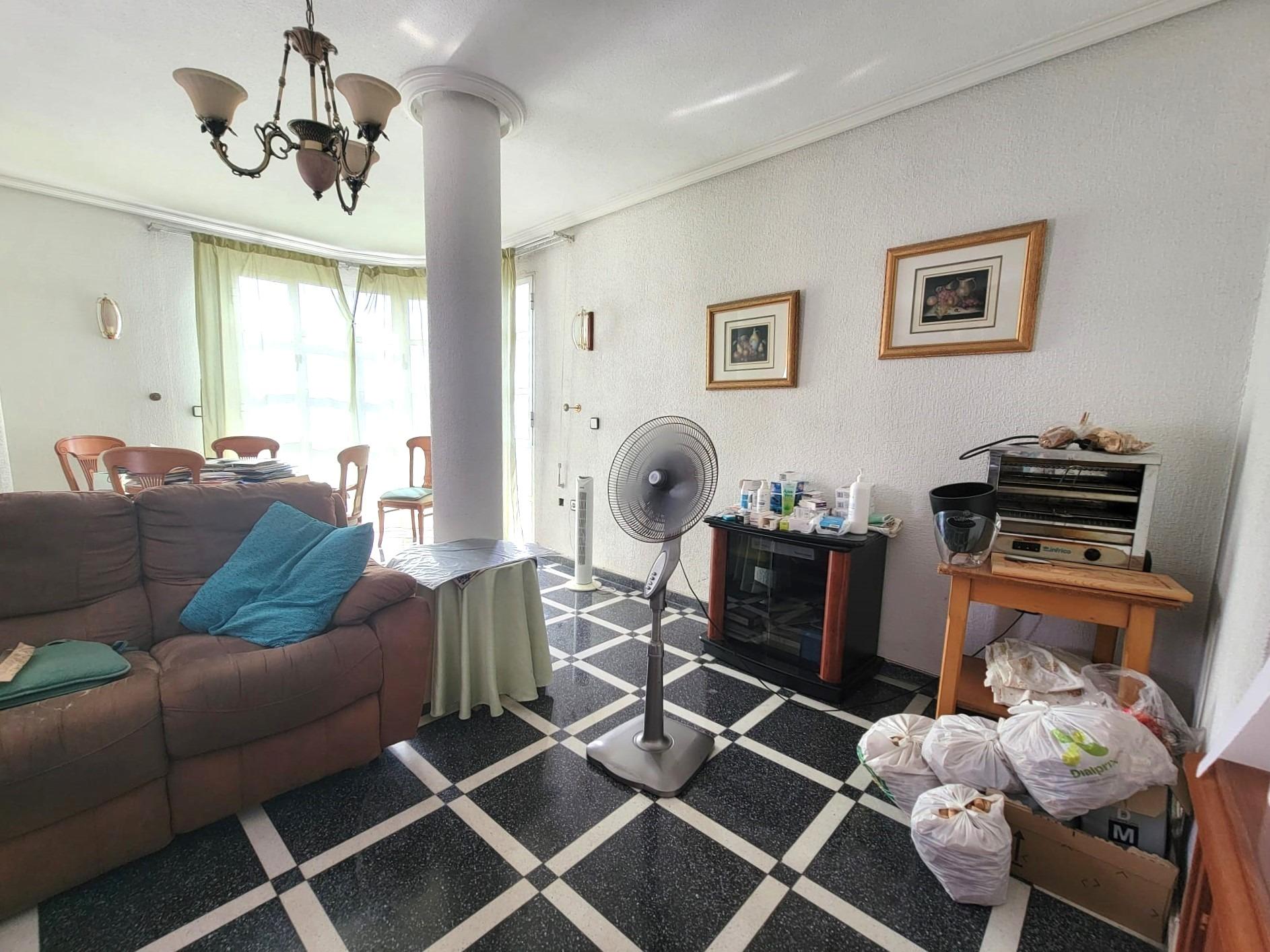 For sale - 2 Bedroom 2 Bathroom Apartment in Torrevieja - Centro  - Alicante