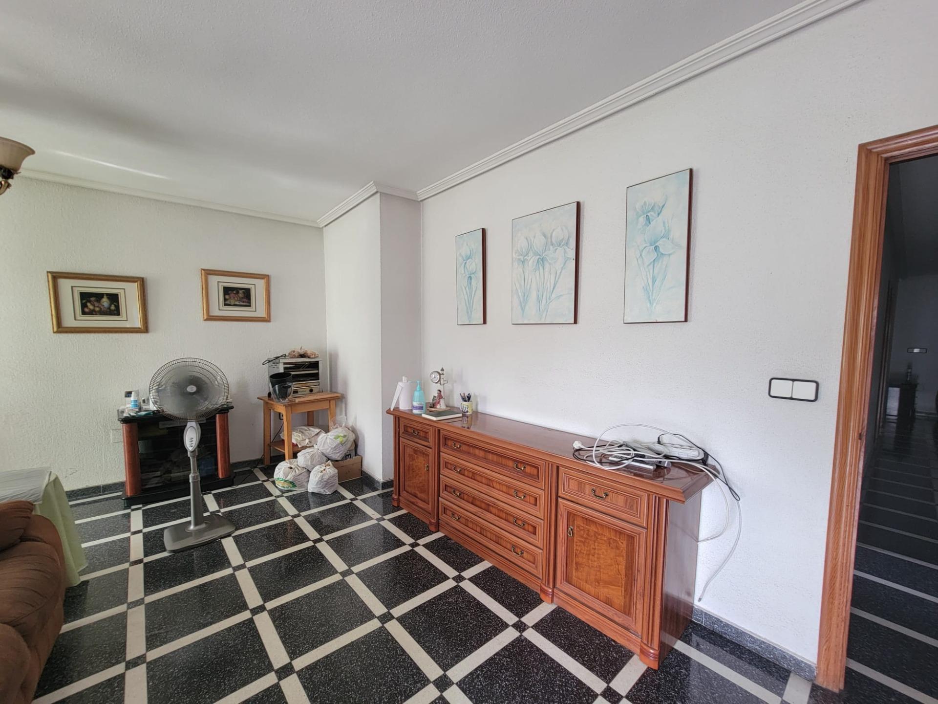 For sale - 2 Bedroom 2 Bathroom Apartment in Torrevieja - Centro  - Alicante
