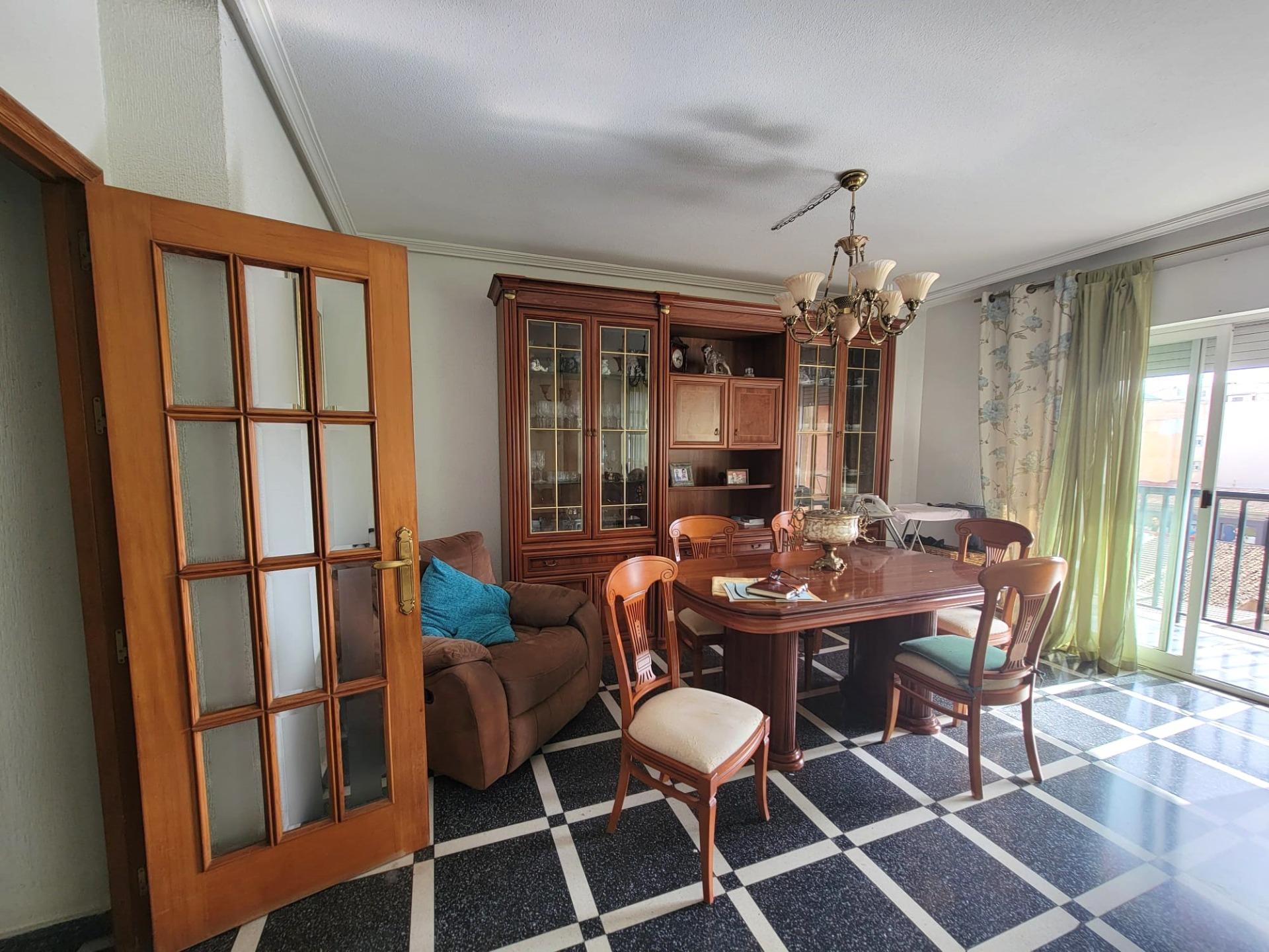 For sale - 2 Bedroom 2 Bathroom Apartment in Torrevieja - Centro  - Alicante