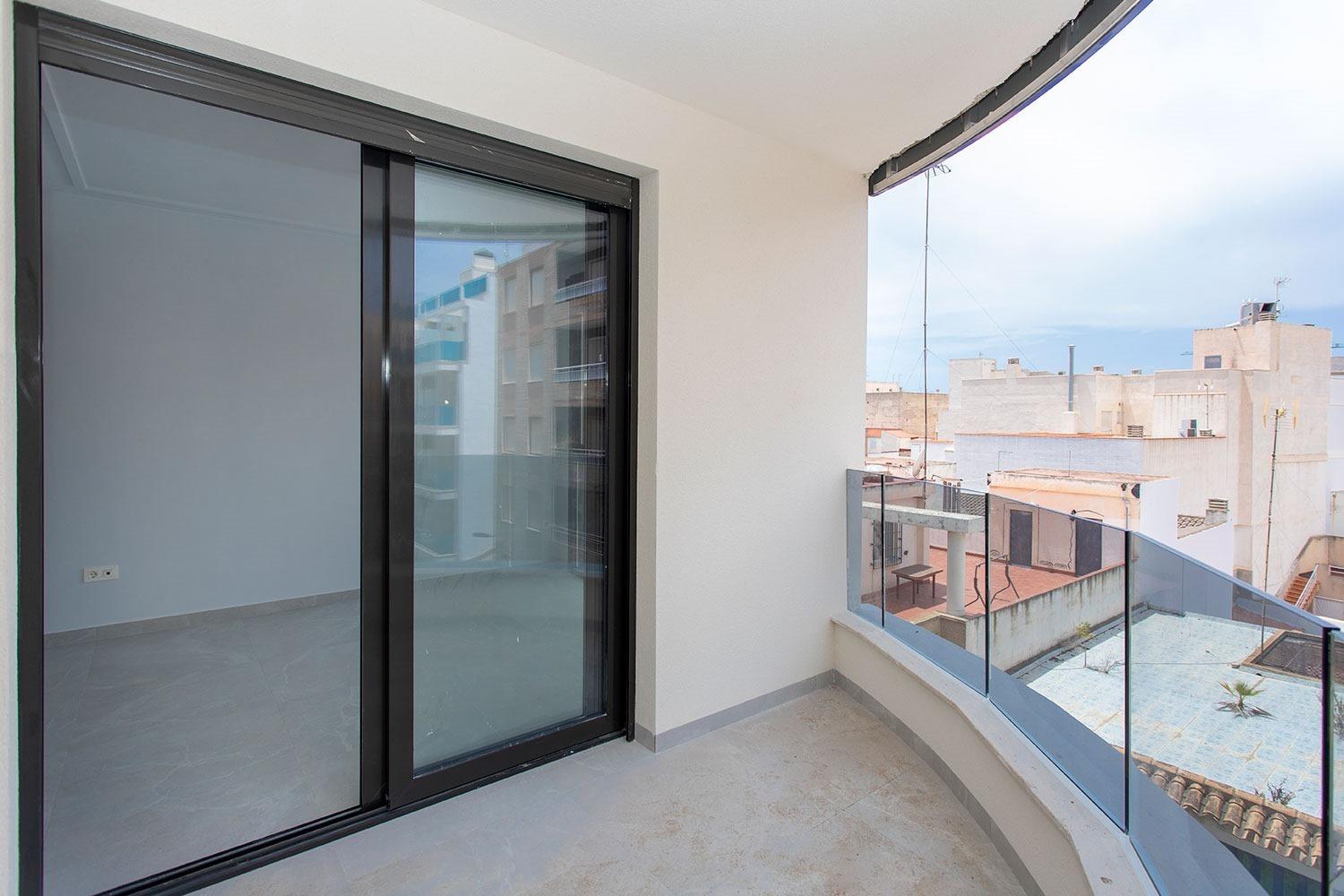 For sale - 2 Bedroom 2 Bathroom Apartment in Torrevieja - Playa Del Cura  - Alicante