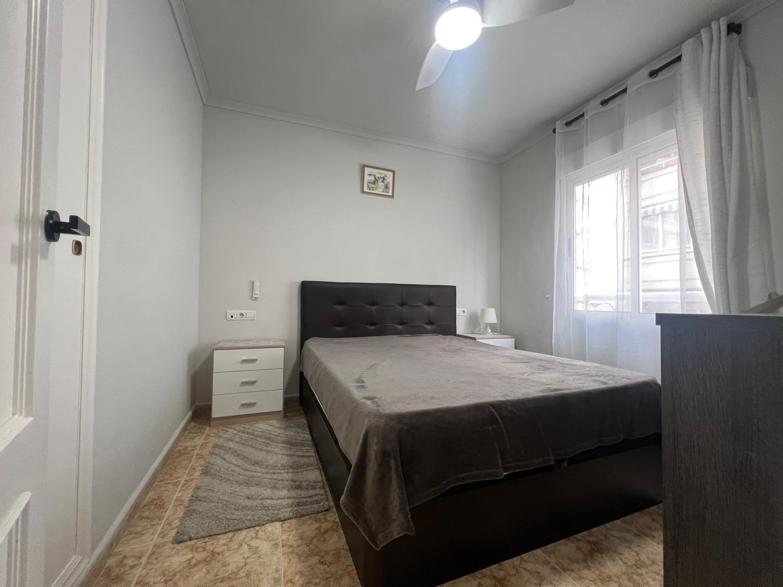 For sale - 2 Bedroom 1 Bathroom Apartment in Torrevieja - Centro  - Alicante