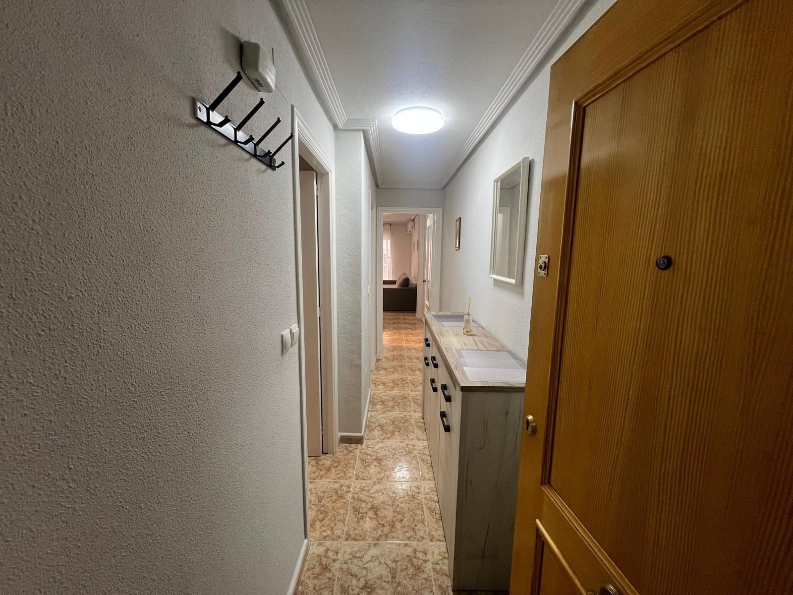 For sale - 2 Bedroom 1 Bathroom Apartment in Torrevieja - Centro  - Alicante