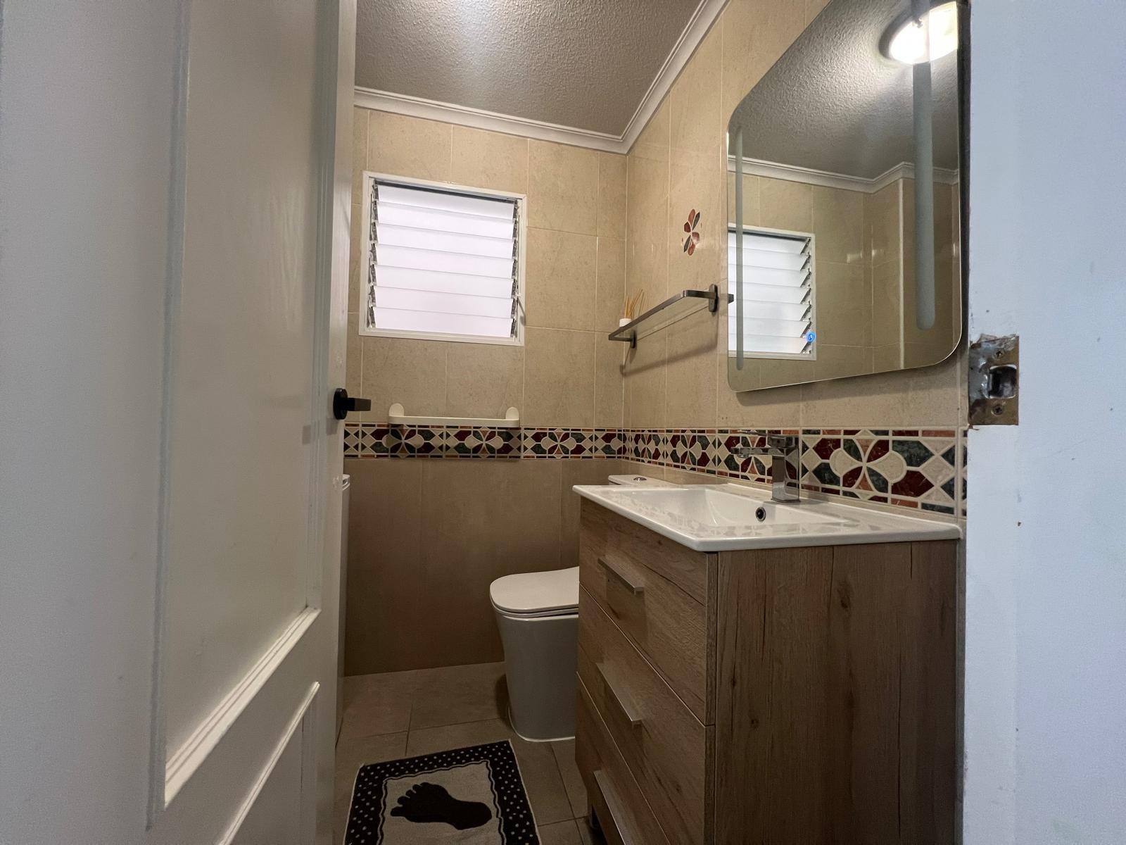 For sale - 2 Bedroom 1 Bathroom Apartment in Torrevieja - Centro  - Alicante