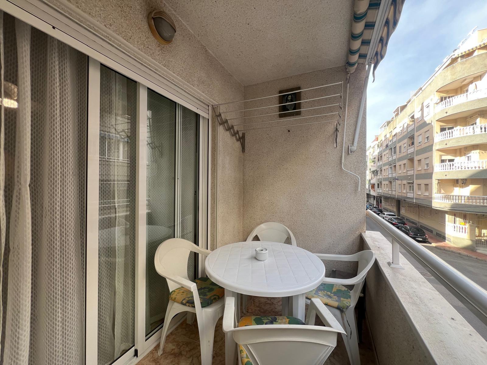 For sale - 2 Bedroom 1 Bathroom Apartment in Torrevieja - Centro  - Alicante