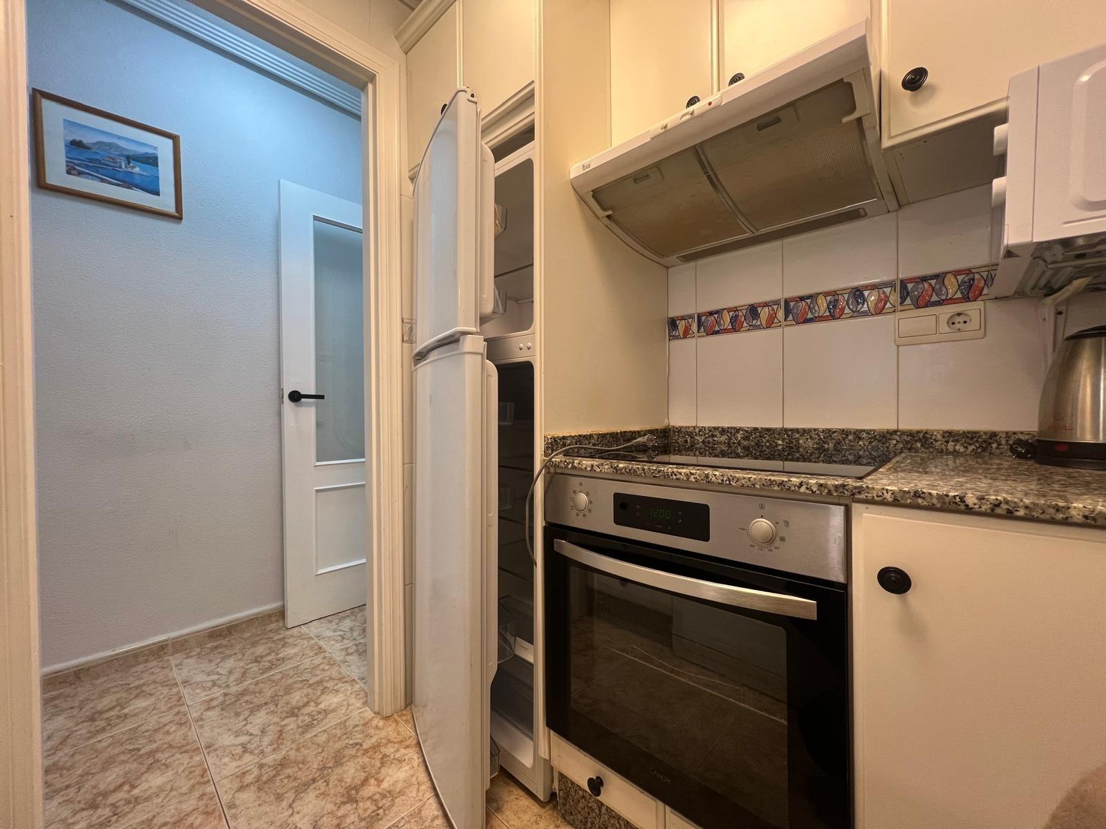 For sale - 2 Bedroom 1 Bathroom Apartment in Torrevieja - Centro  - Alicante