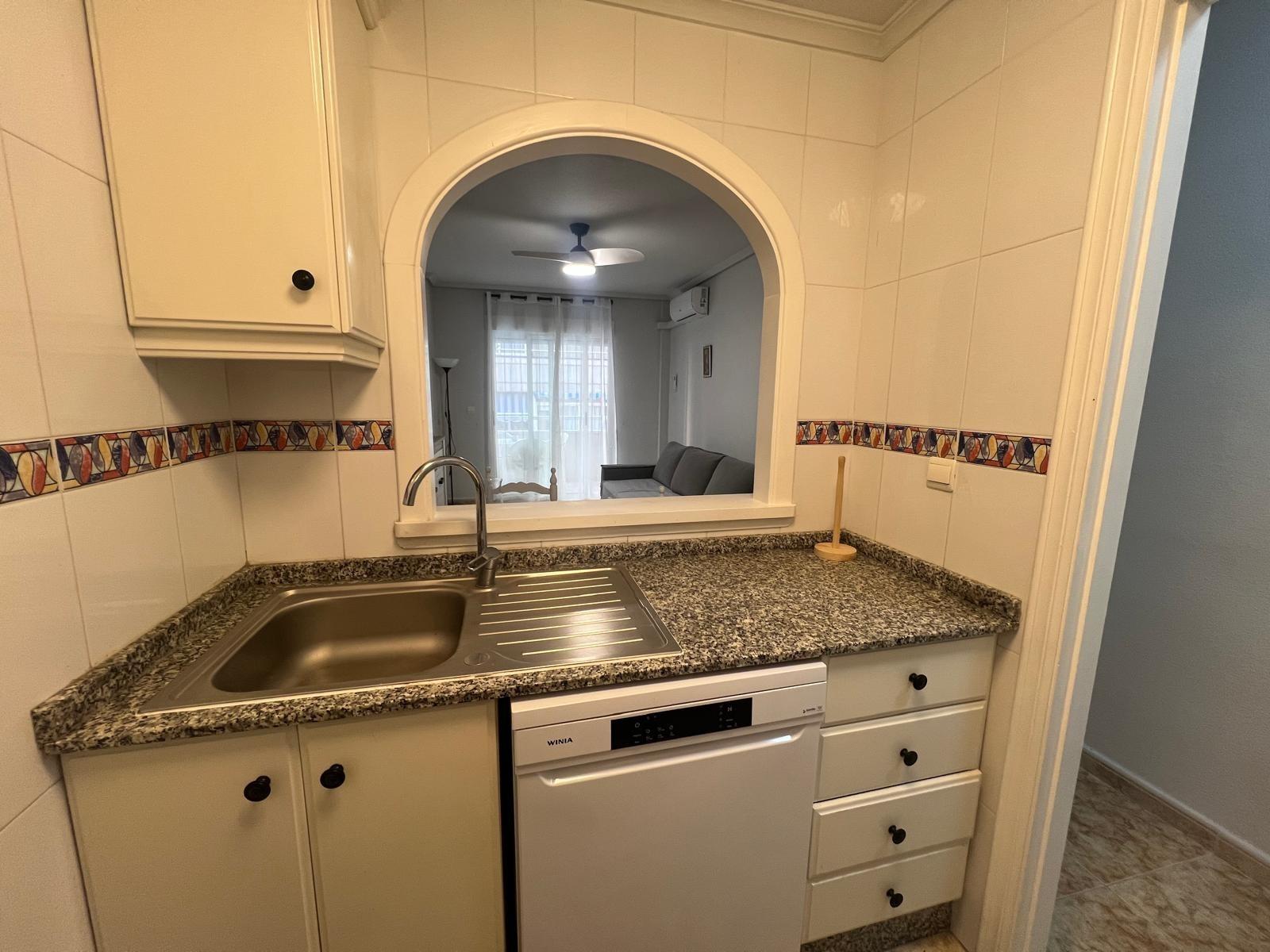 For sale - 2 Bedroom 1 Bathroom Apartment in Torrevieja - Centro  - Alicante