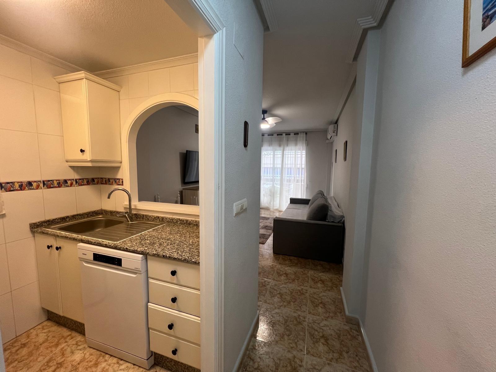 For sale - 2 Bedroom 1 Bathroom Apartment in Torrevieja - Centro  - Alicante