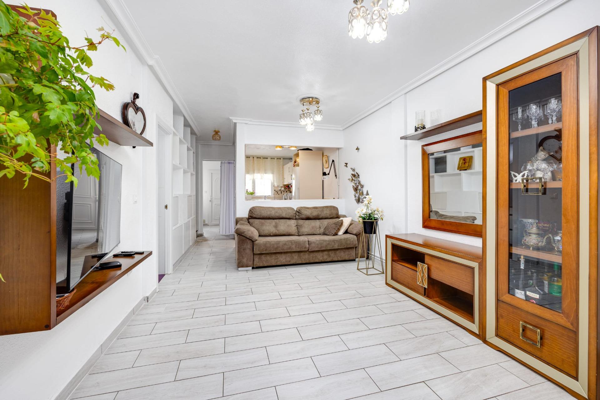 For sale - 3 Bedroom 1 Bathroom Town House in Torrevieja - Calas Blanca  - Alicante