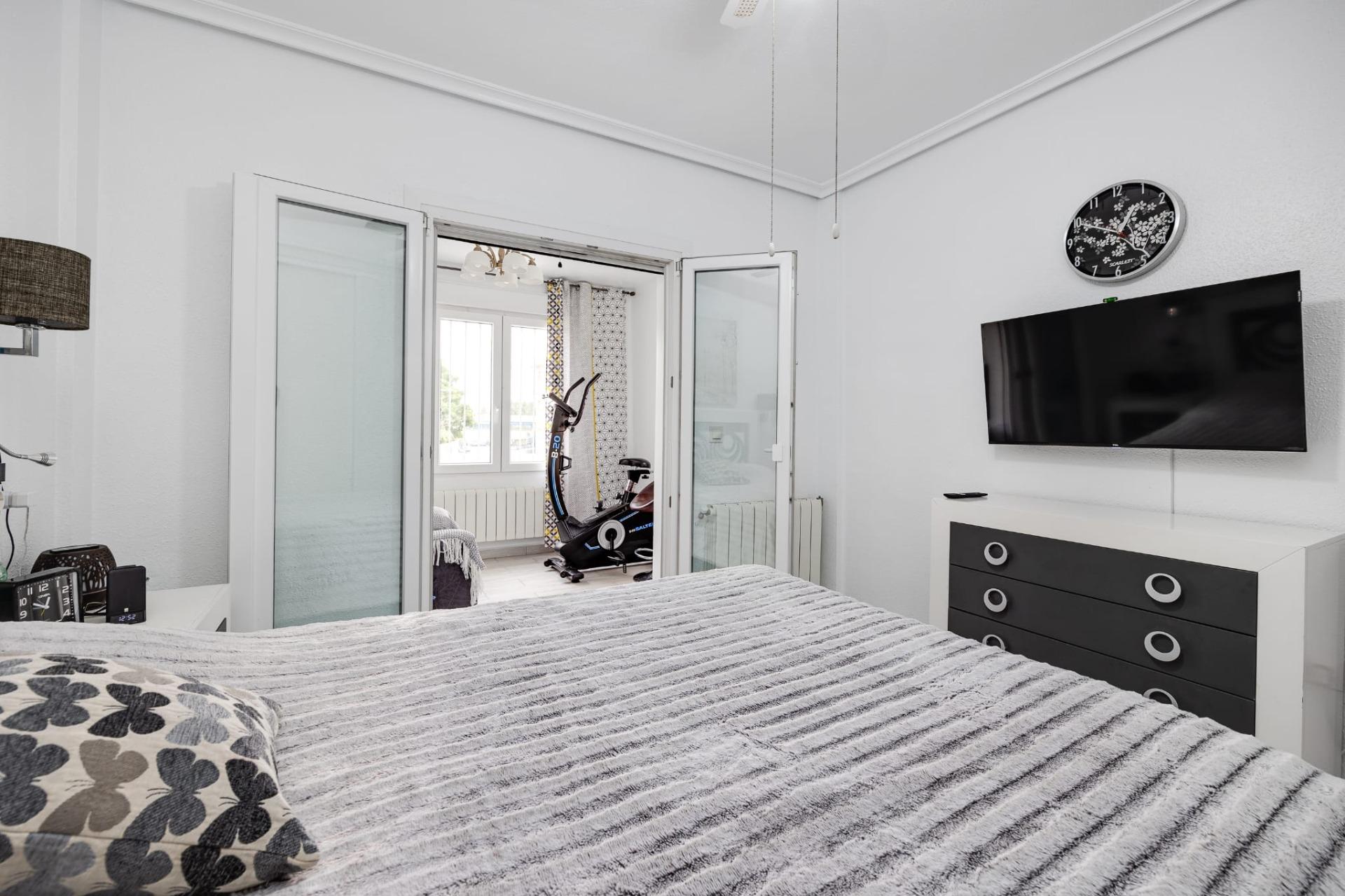 For sale - 3 Bedroom 1 Bathroom Town House in Torrevieja - Calas Blanca  - Alicante