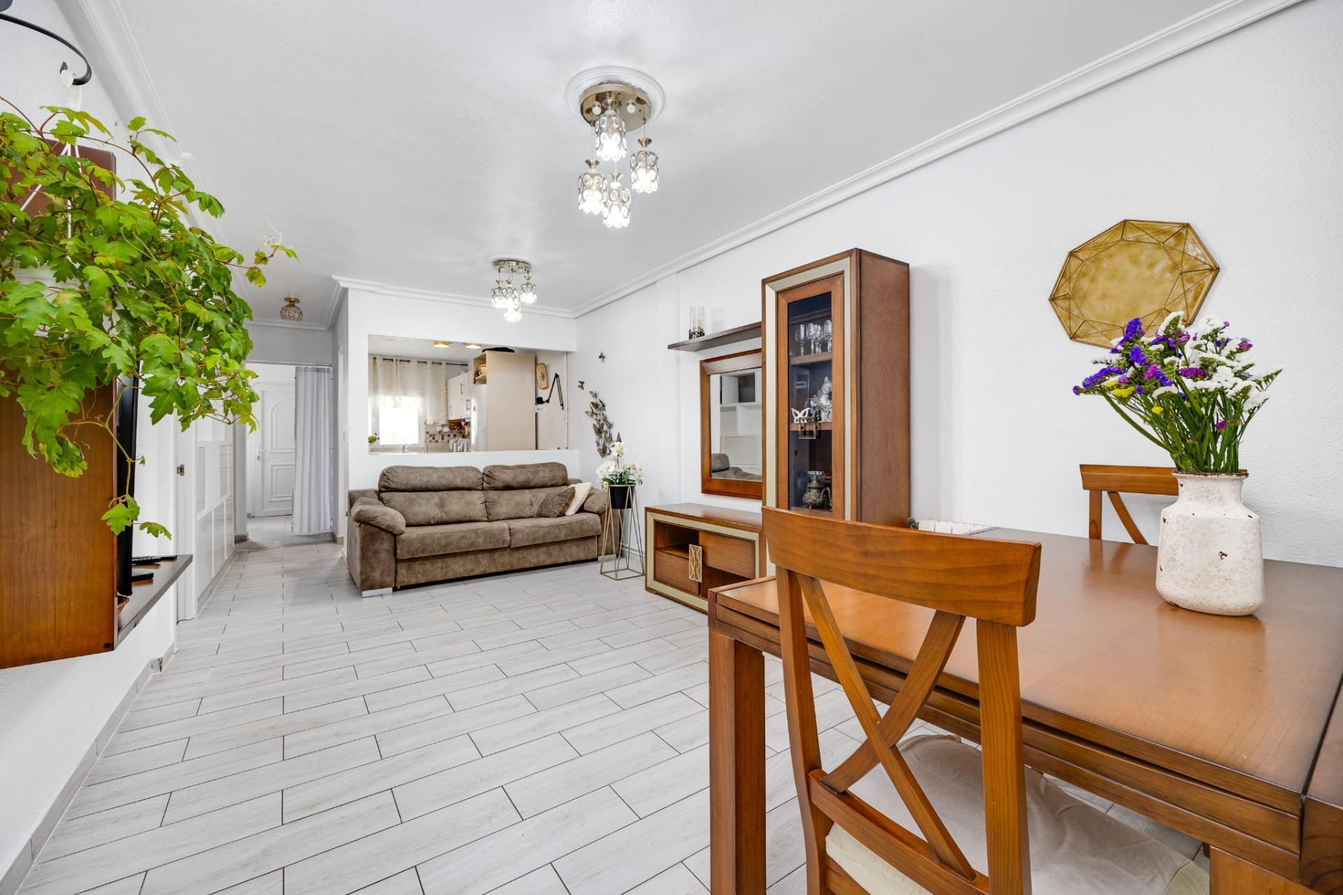 For sale - 3 Bedroom 1 Bathroom Town House in Torrevieja - Calas Blanca  - Alicante