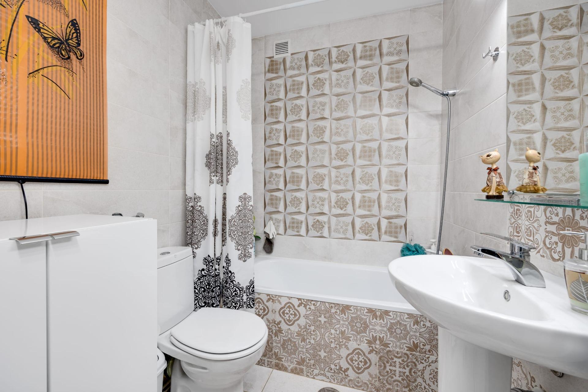 For sale - 3 Bedroom 1 Bathroom Town House in Torrevieja - Calas Blanca  - Alicante