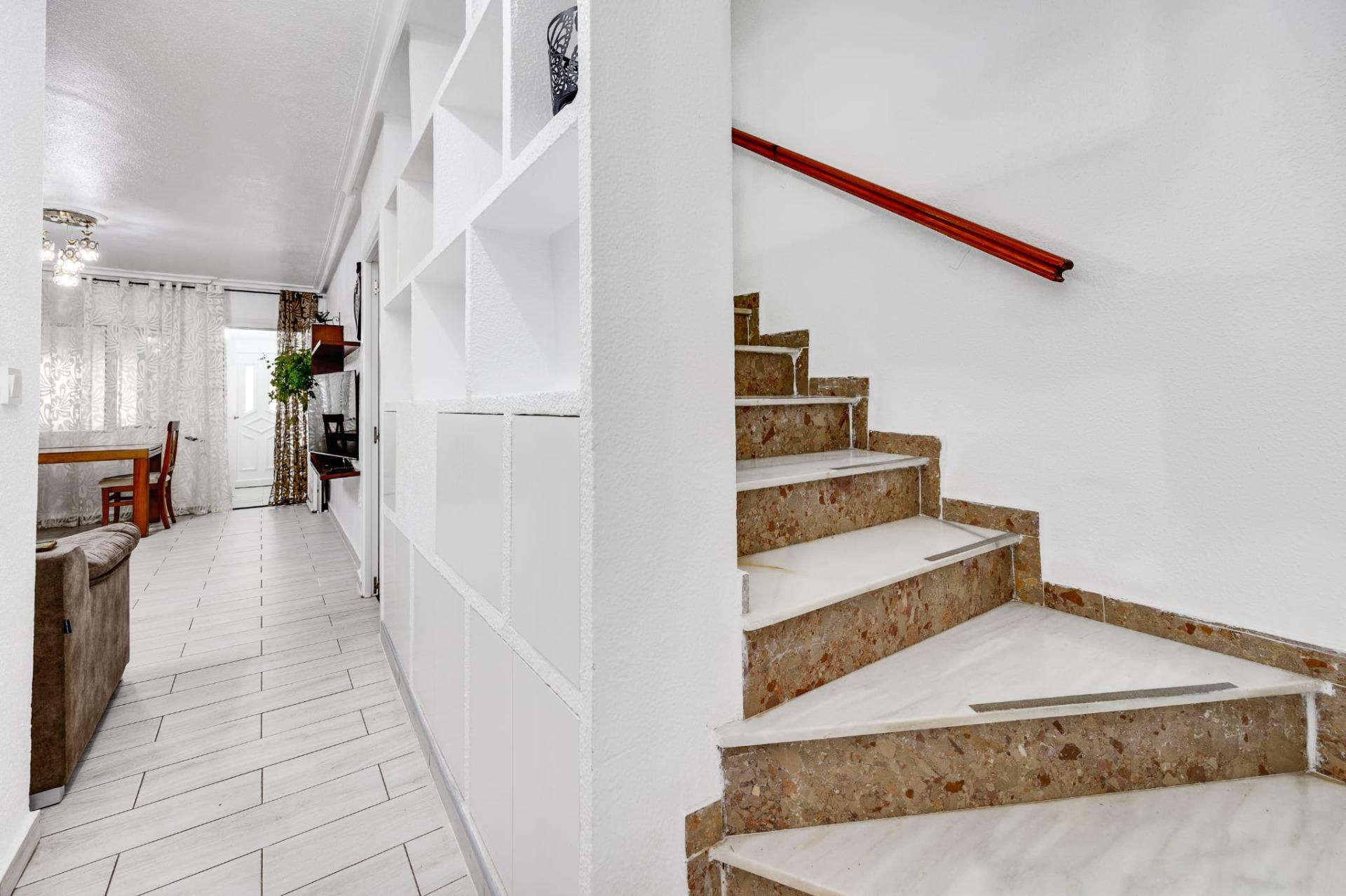 For sale - 3 Bedroom 1 Bathroom Town House in Torrevieja - Calas Blanca  - Alicante