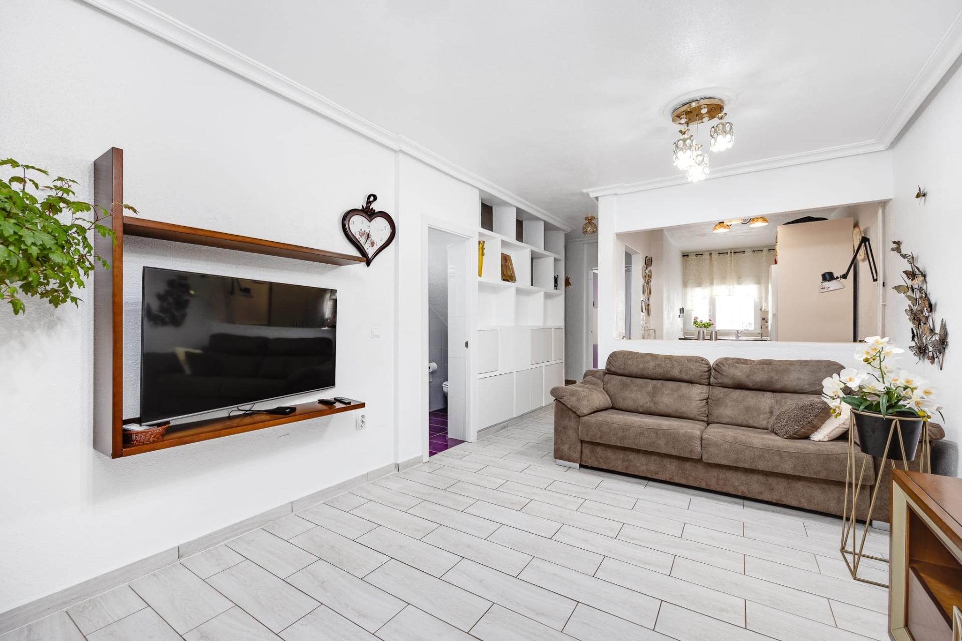For sale - 3 Bedroom 1 Bathroom Town House in Torrevieja - Calas Blanca  - Alicante