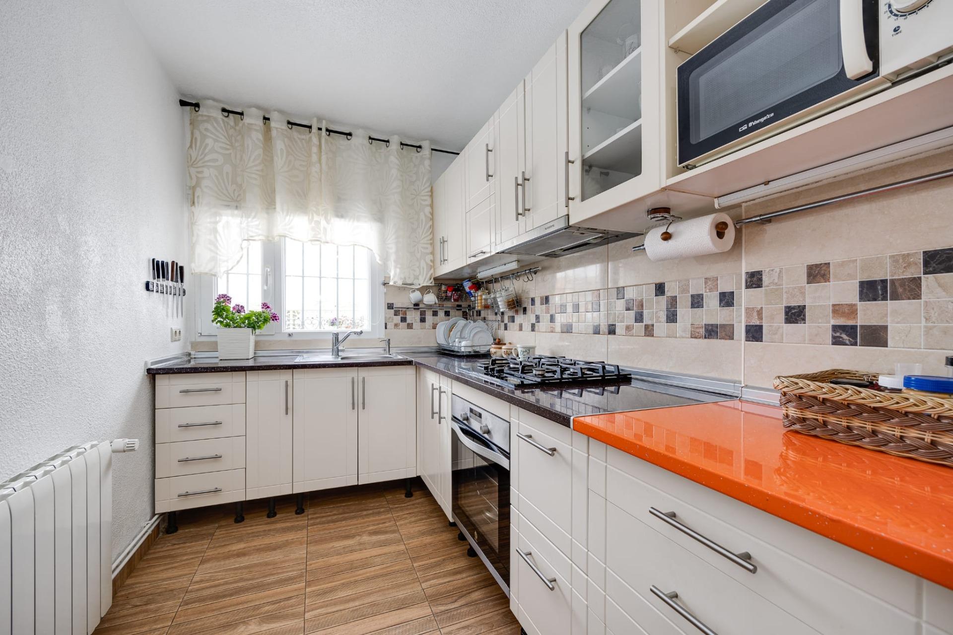 For sale - 3 Bedroom 1 Bathroom Town House in Torrevieja - Calas Blanca  - Alicante
