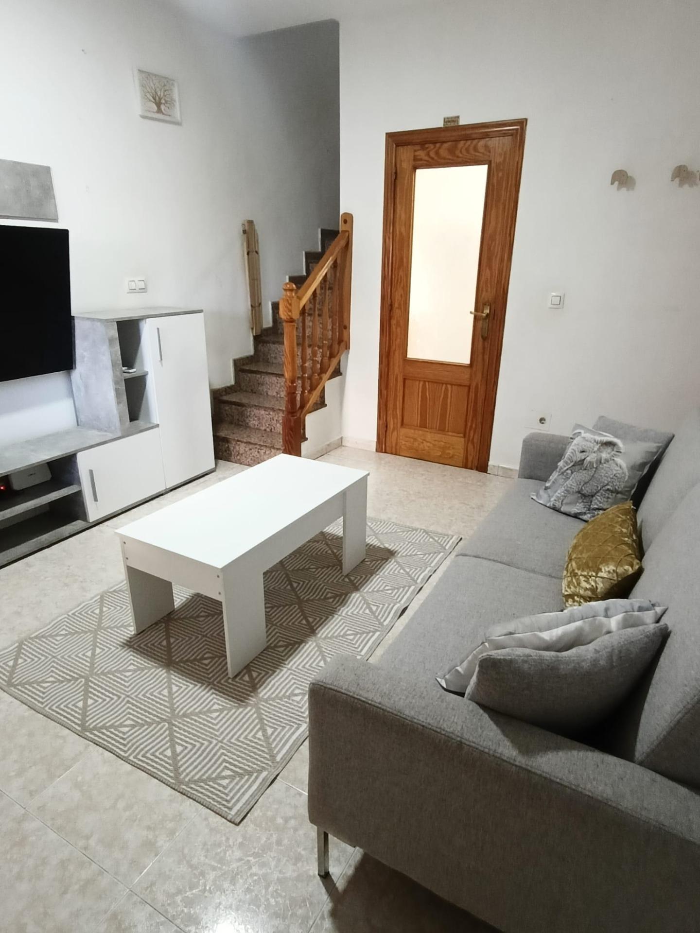 For sale - 4 Bedroom 1 Bathroom Town House in Torrevieja - Torretas  - Alicante