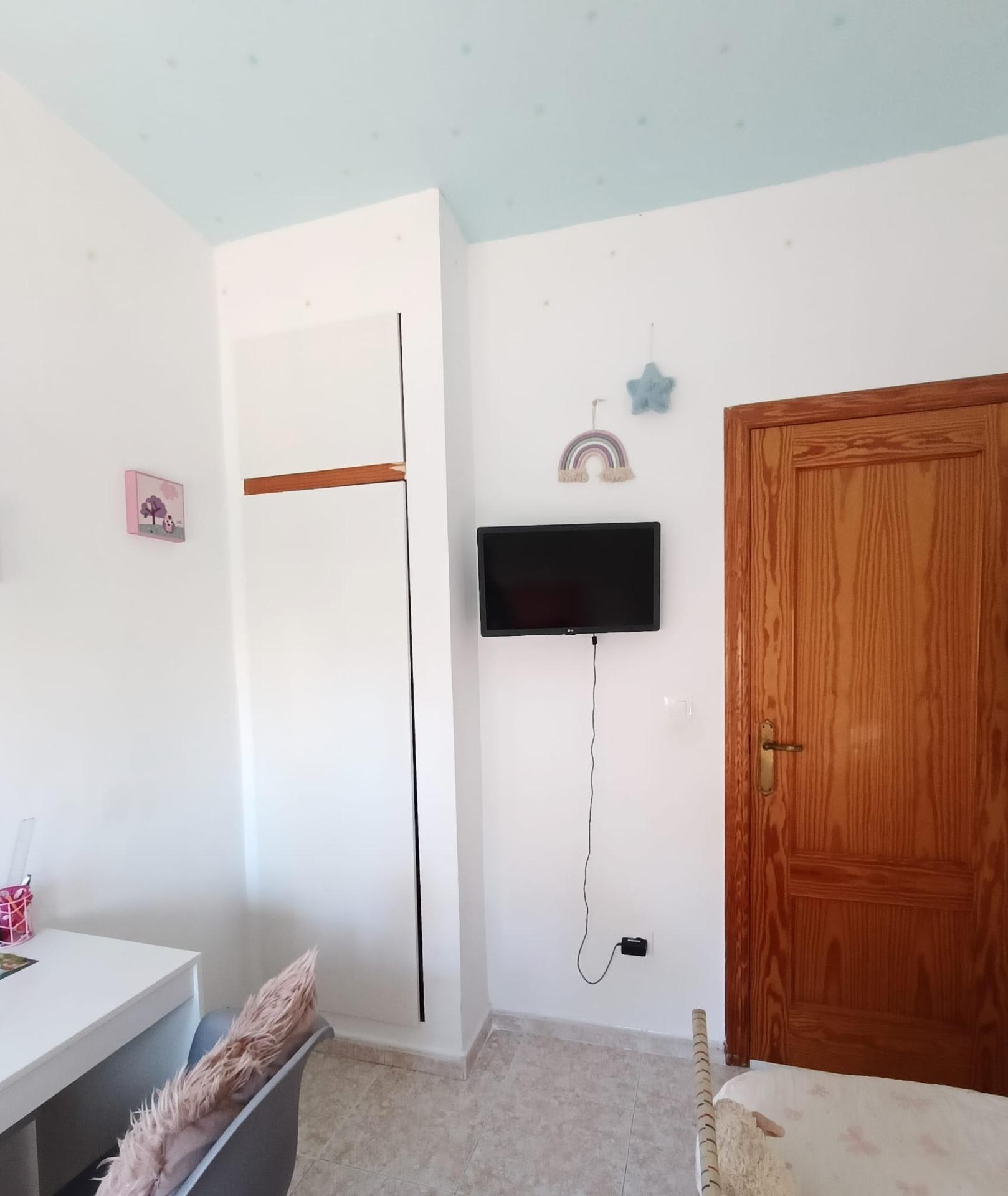 For sale - 4 Bedroom 1 Bathroom Town House in Torrevieja - Torretas  - Alicante