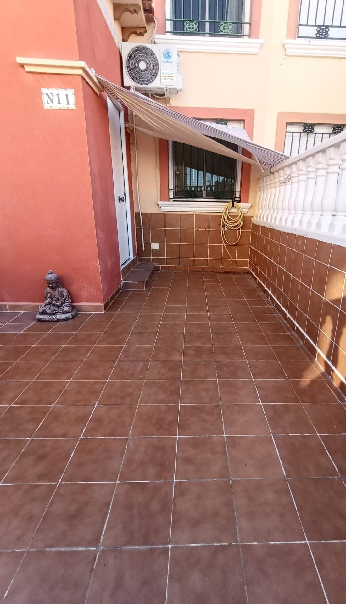 For sale - 4 Bedroom 1 Bathroom Town House in Torrevieja - Torretas  - Alicante