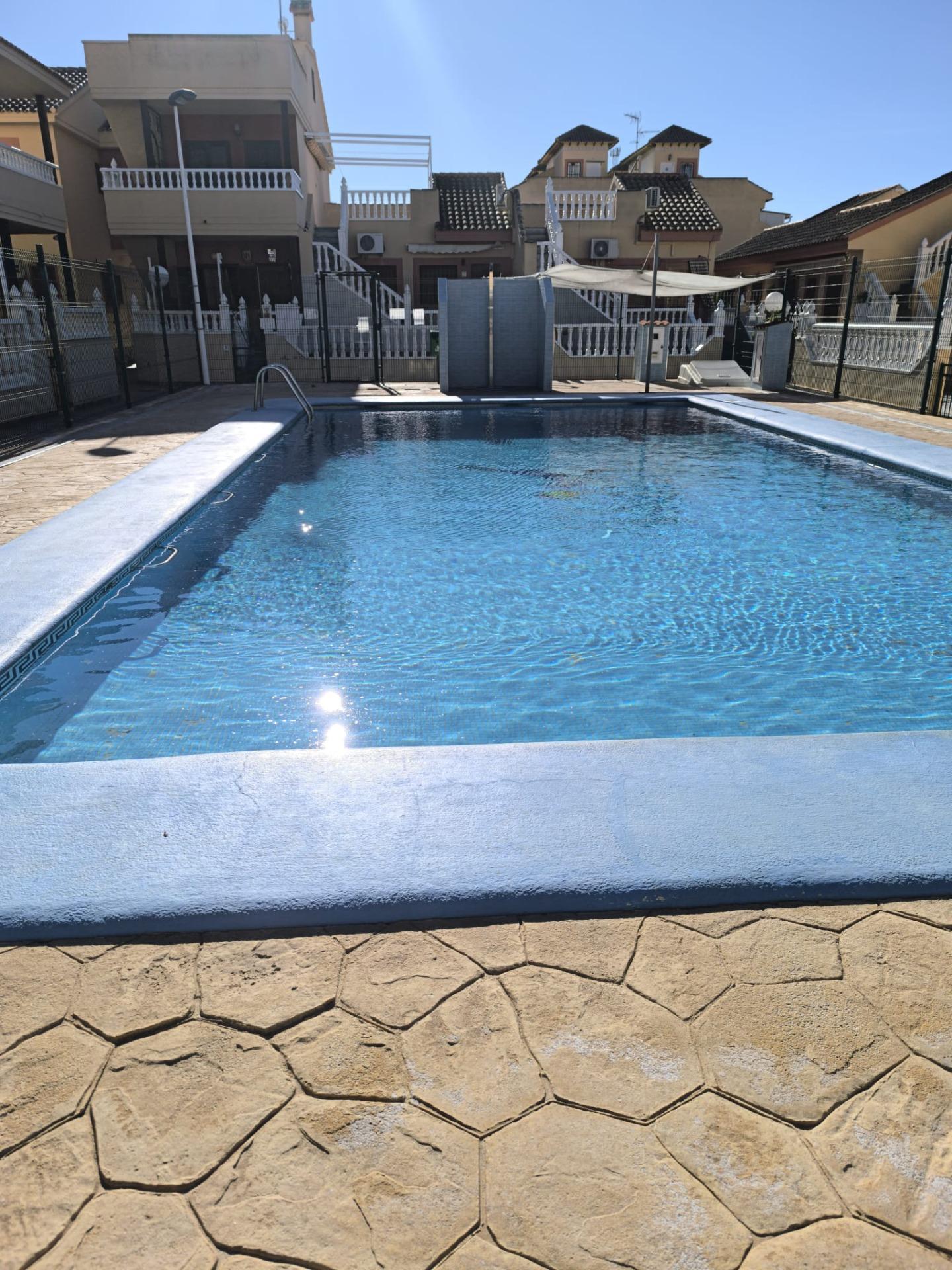 For sale - 4 Bedroom 1 Bathroom Town House in Torrevieja - Torretas  - Alicante