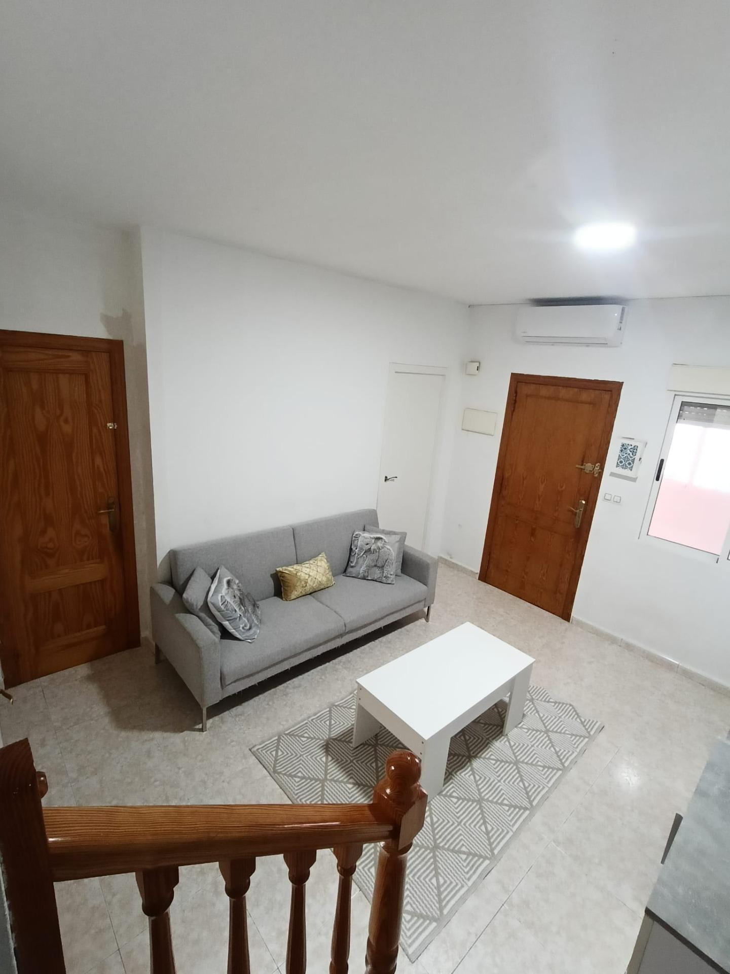For sale - 4 Bedroom 1 Bathroom Town House in Torrevieja - Torretas  - Alicante