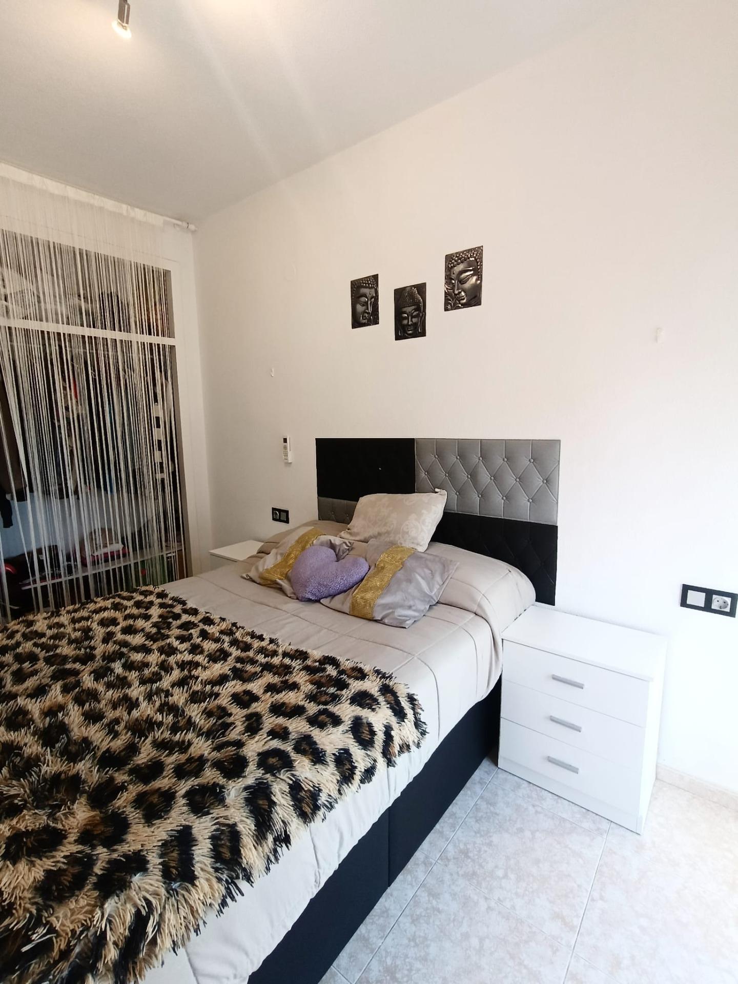 For sale - 4 Bedroom 1 Bathroom Town House in Torrevieja - Torretas  - Alicante