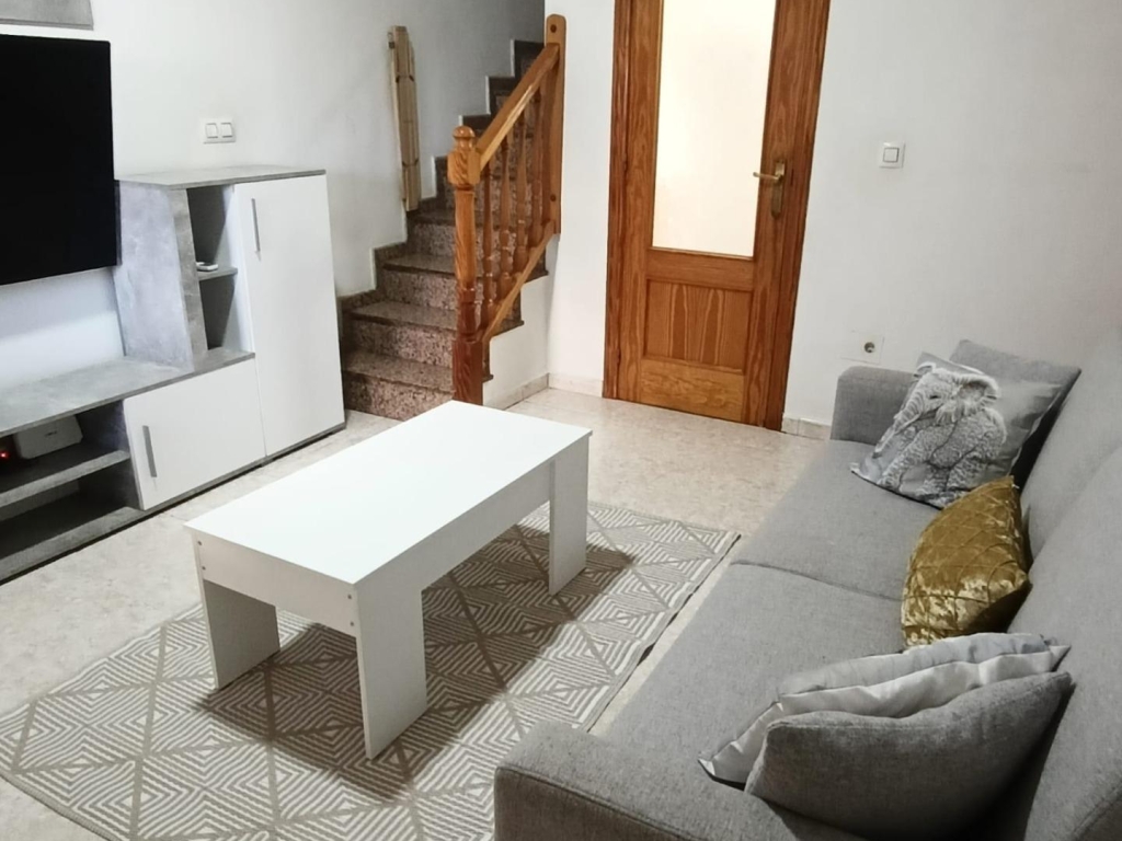4 Bedroom 1 Bathroom Town House in Torrevieja