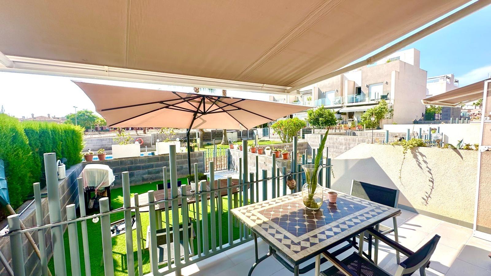 For sale - 2 Bedroom 1 Bathroom Town House in Torrevieja - aguas nuevas  - Alicante