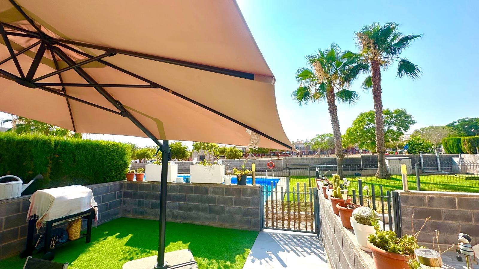 For sale - 2 Bedroom 1 Bathroom Town House in Torrevieja - aguas nuevas  - Alicante