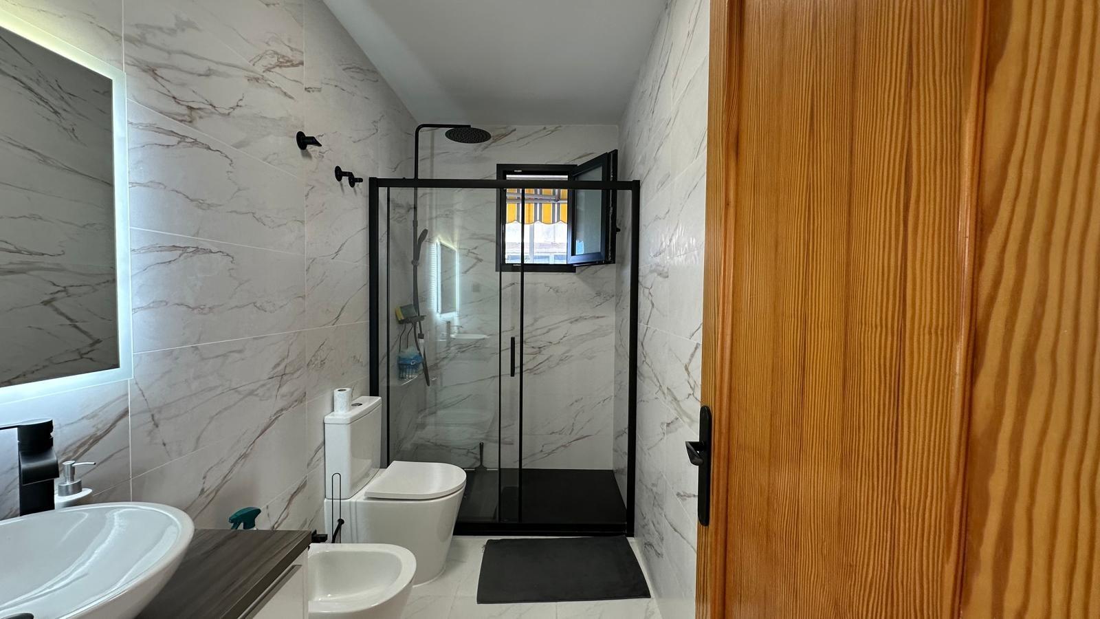 For sale - 2 Bedroom 1 Bathroom Apartment in Torrevieja - Centro  - Alicante