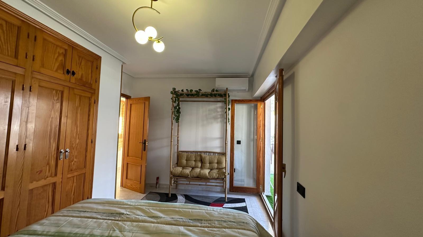 For sale - 2 Bedroom 1 Bathroom Apartment in Torrevieja - Centro  - Alicante
