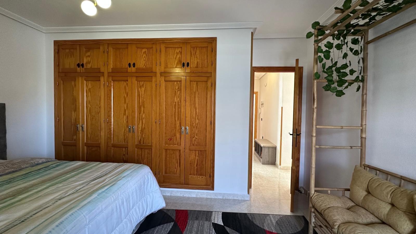 For sale - 2 Bedroom 1 Bathroom Apartment in Torrevieja - Centro  - Alicante