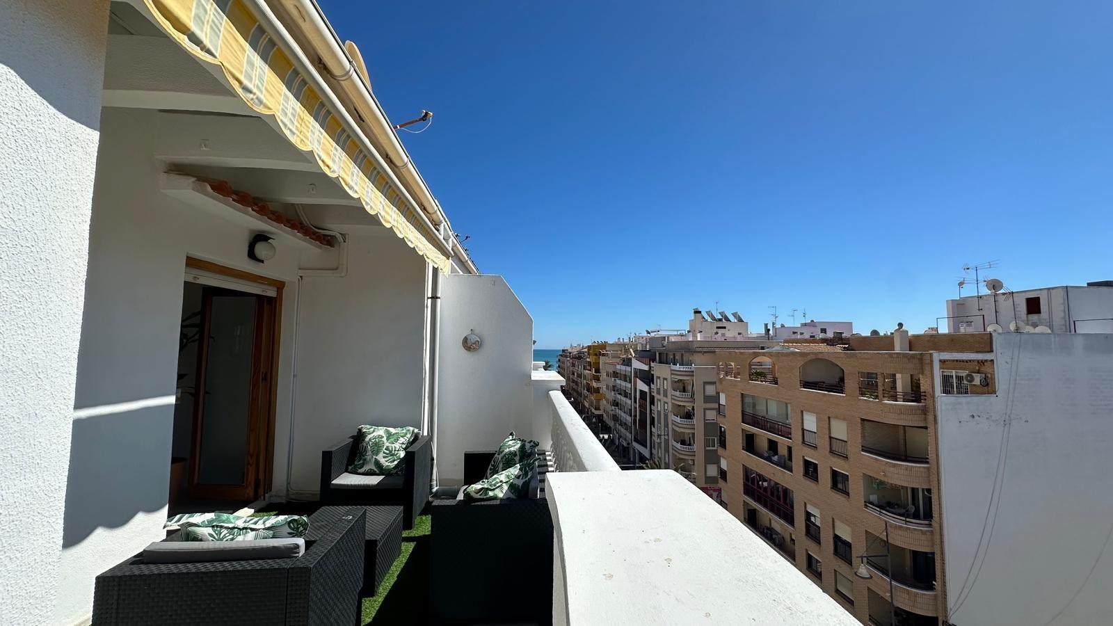 For sale - 2 Bedroom 1 Bathroom Apartment in Torrevieja - Centro  - Alicante