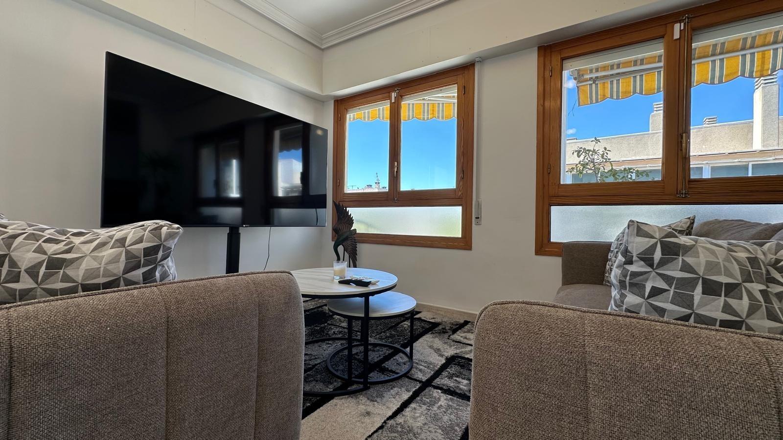 For sale - 2 Bedroom 1 Bathroom Apartment in Torrevieja - Centro  - Alicante