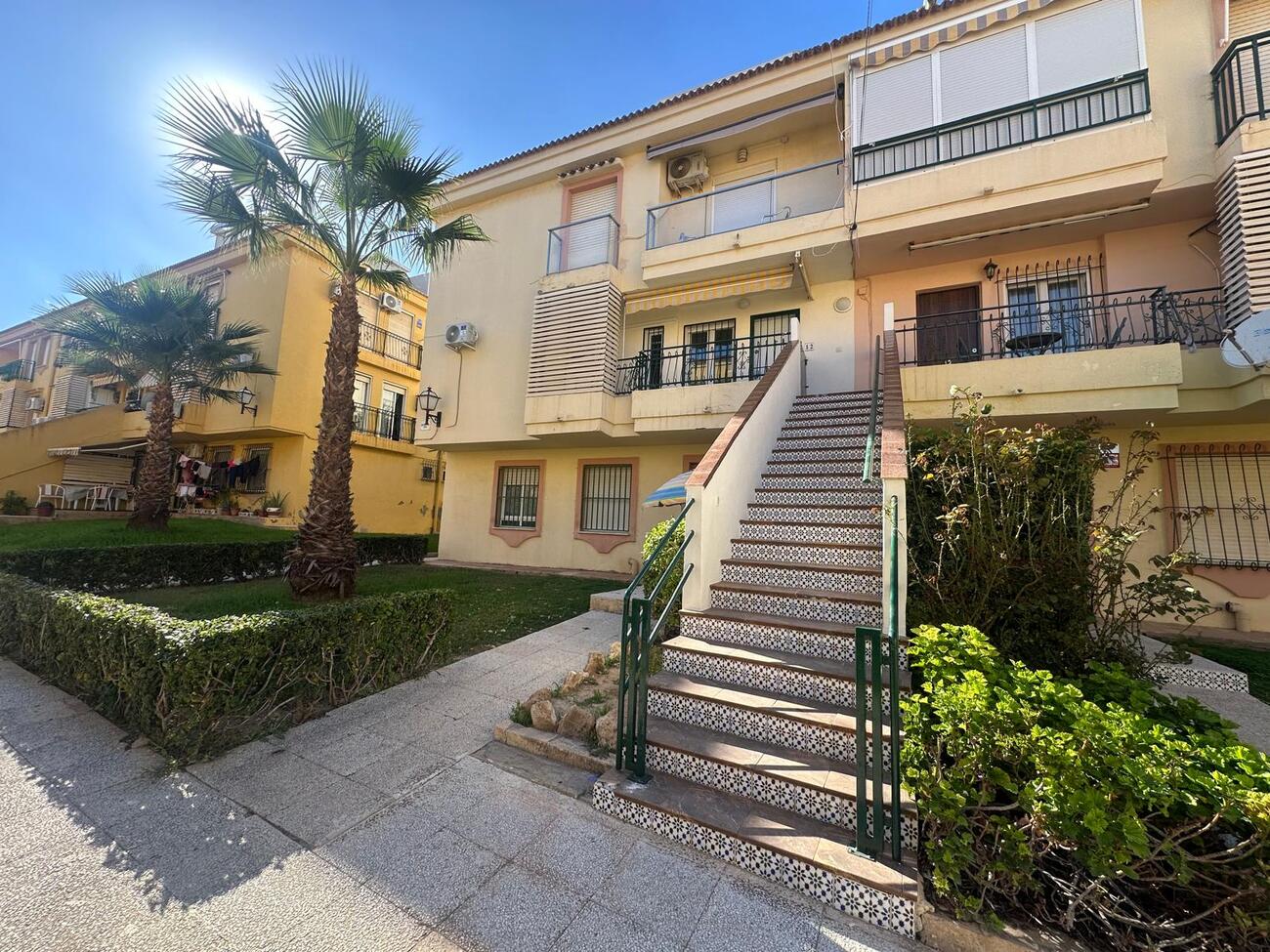 For sale - 3 Bedroom 1 Bathroom Apartment in Torrevieja - La Veleta  - Alicante