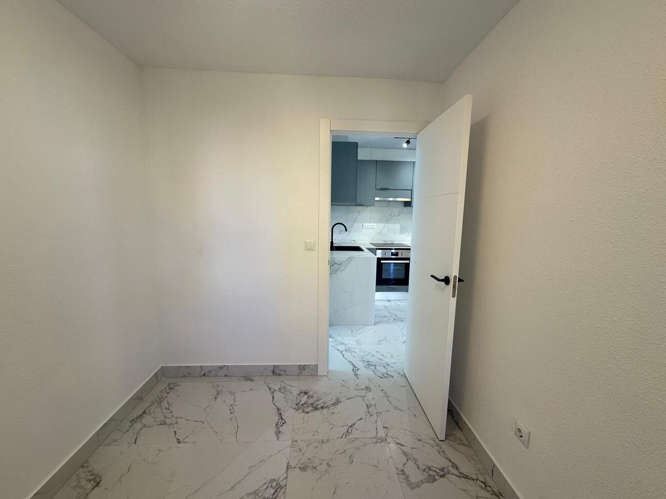 For sale - 3 Bedroom 1 Bathroom Apartment in Torrevieja - La Veleta  - Alicante