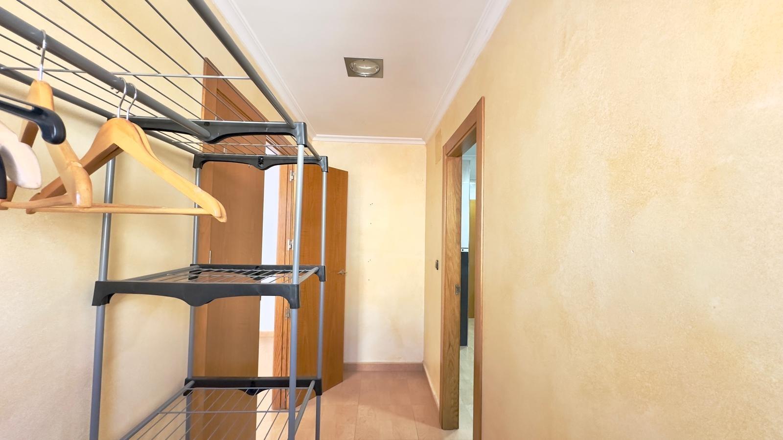 For sale - 3 Bedroom 1 Bathroom Apartment in Torrevieja - Centro  - Alicante