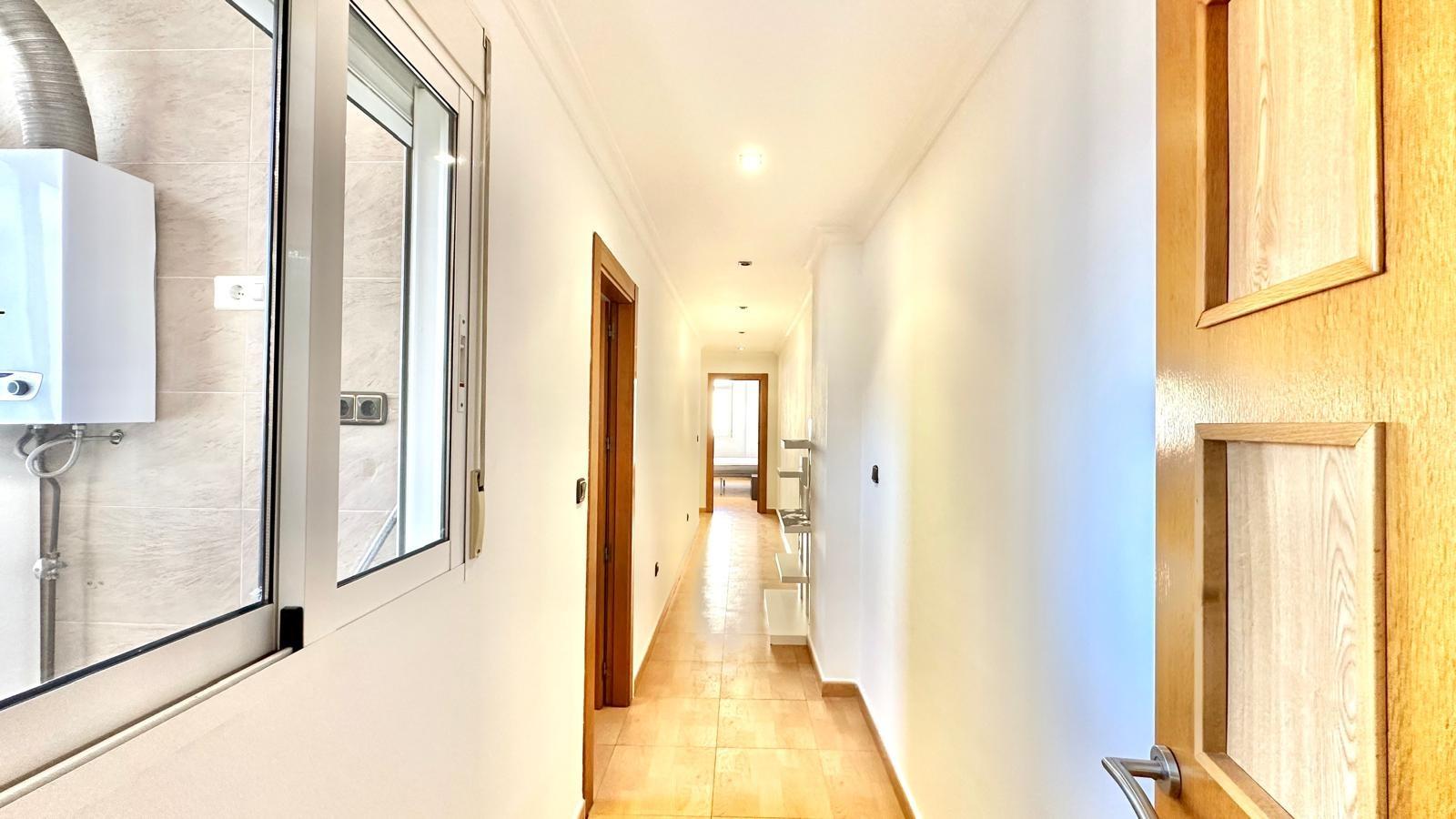 For sale - 3 Bedroom 1 Bathroom Apartment in Torrevieja - Centro  - Alicante